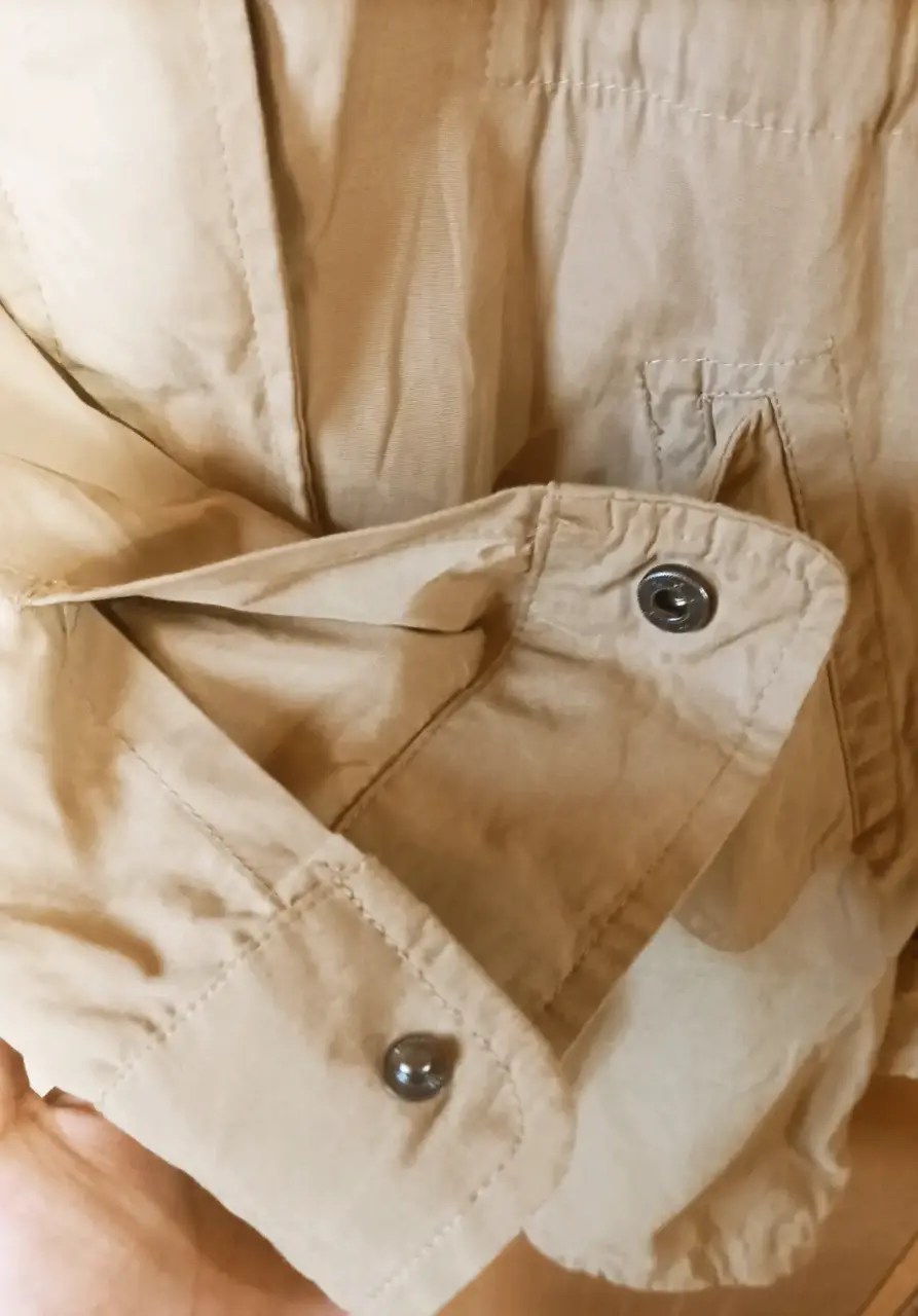 Parka tipo cortavientos beige con capucha - miniatura 6