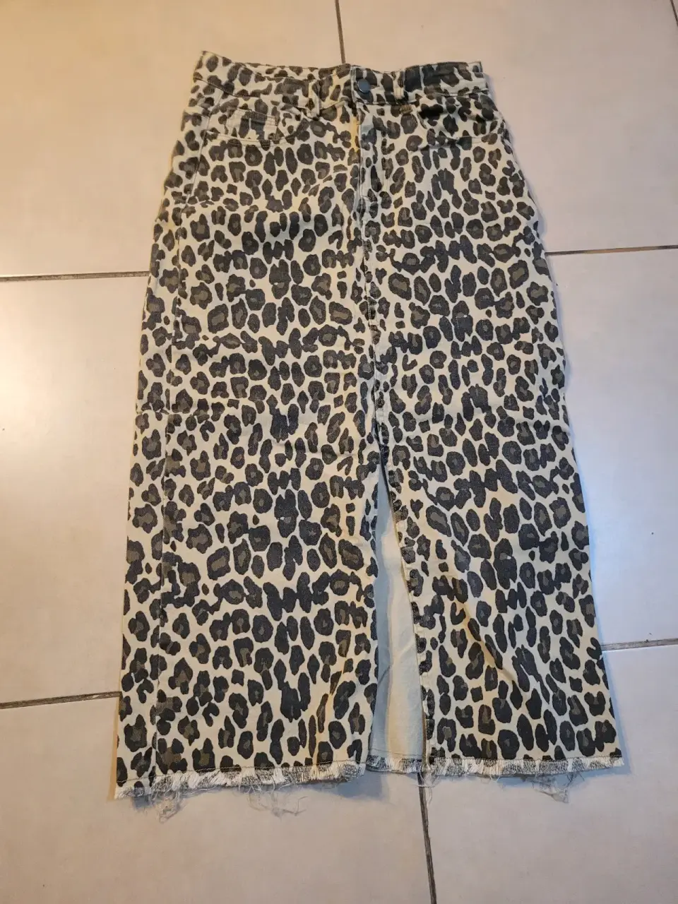 Falda midi estampado leopardo - miniatura 3