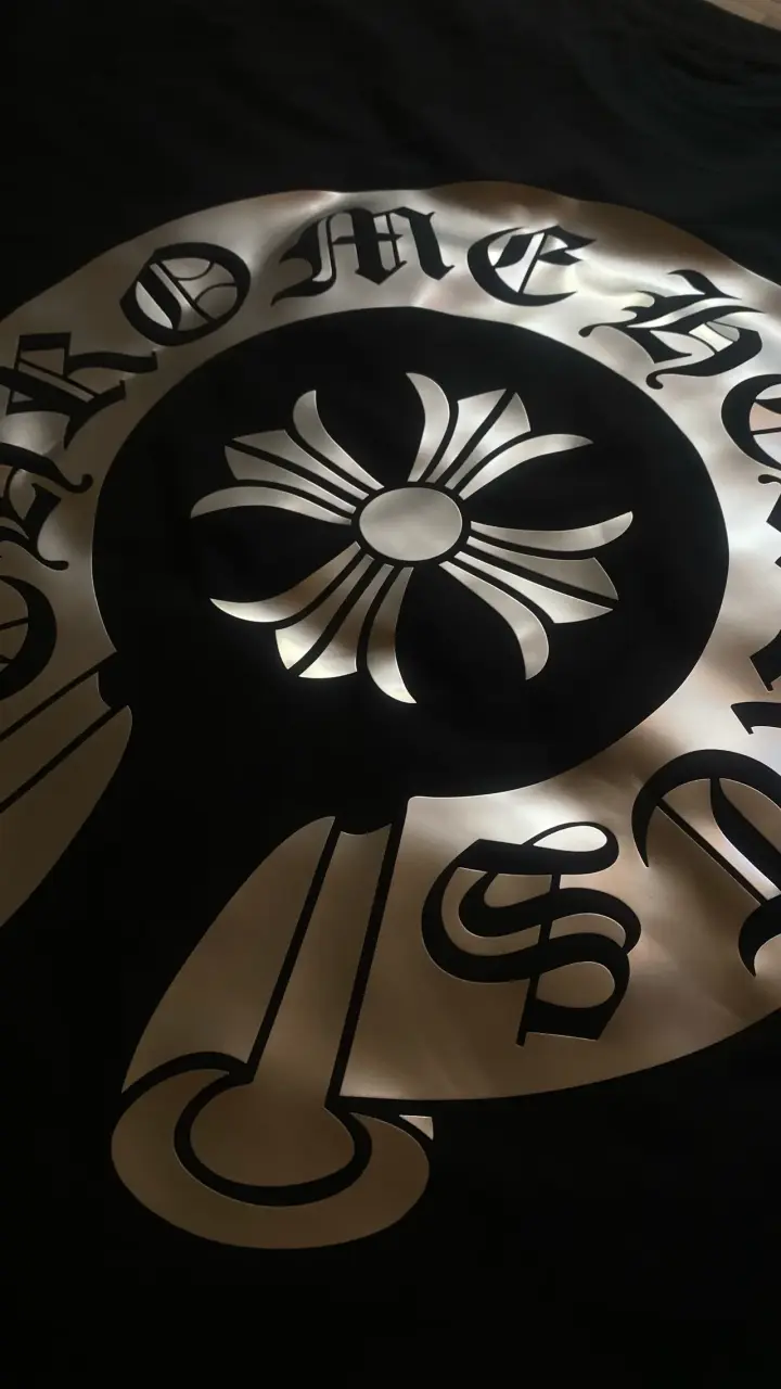 Polera Chrome Hearts negra con logos engomados - miniatura 4