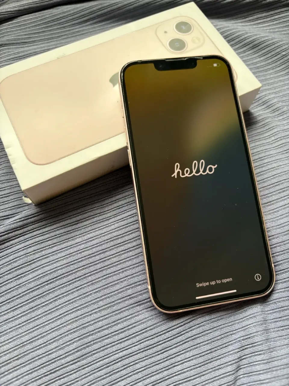 iPhone 13 Rosa - miniatura 1