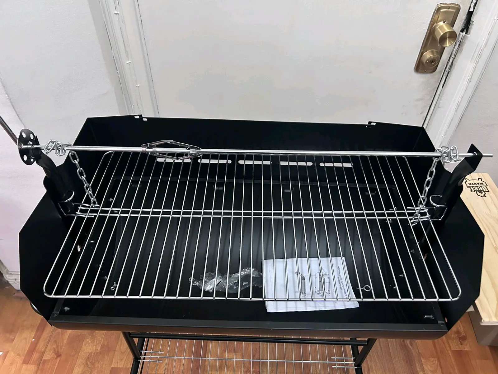 Parrilla metálica con ruedas - miniatura 3