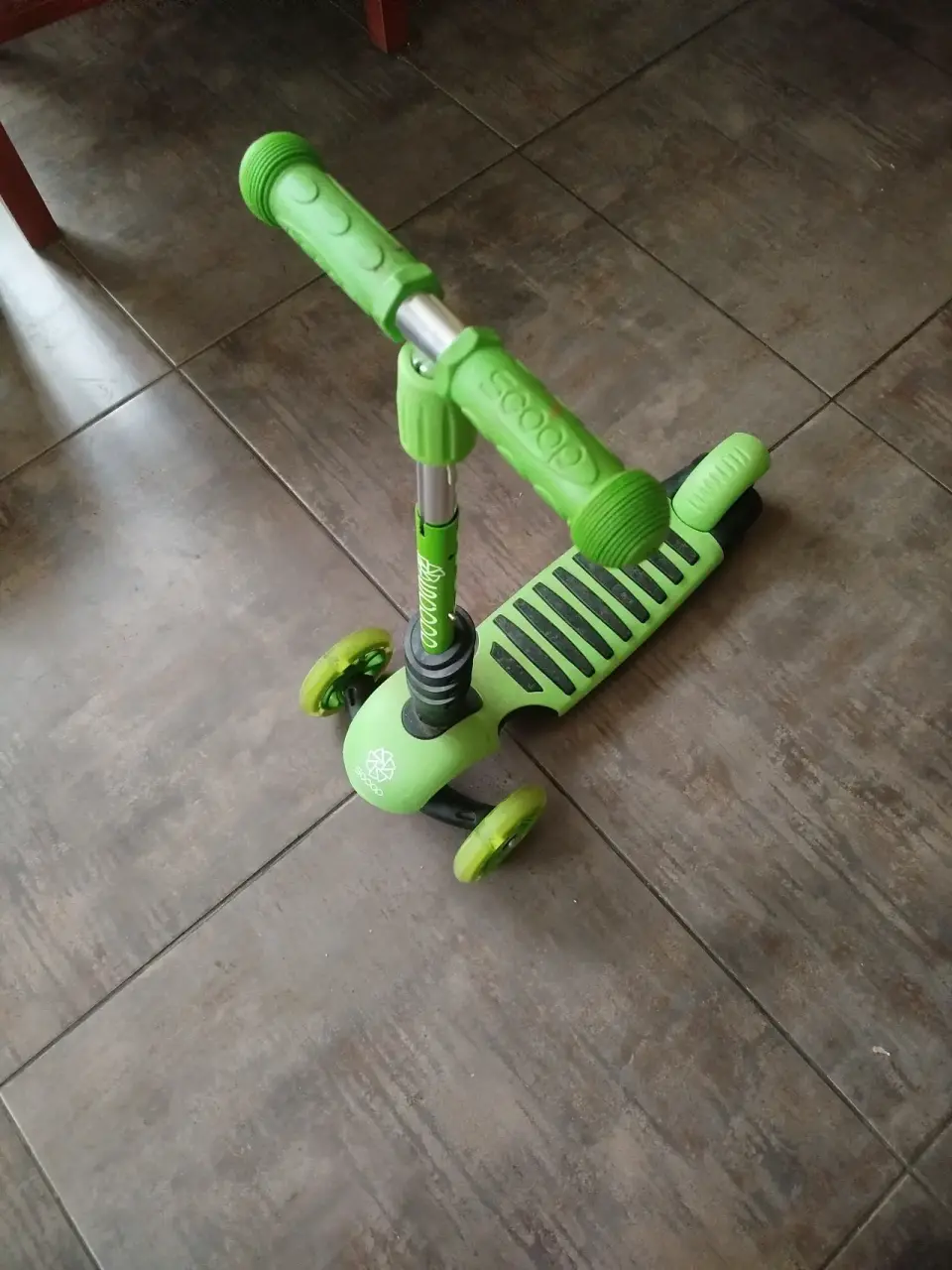 Scooter "SCOOP" infantil verde - miniatura 1