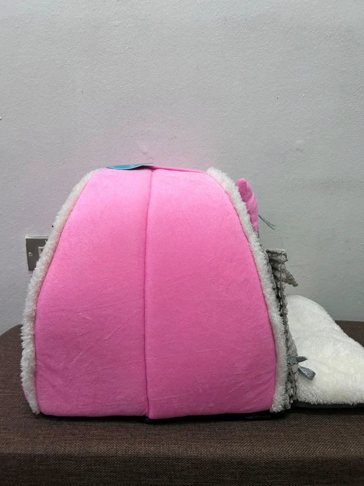 Cama para mascota con lazo rosa - miniatura 3