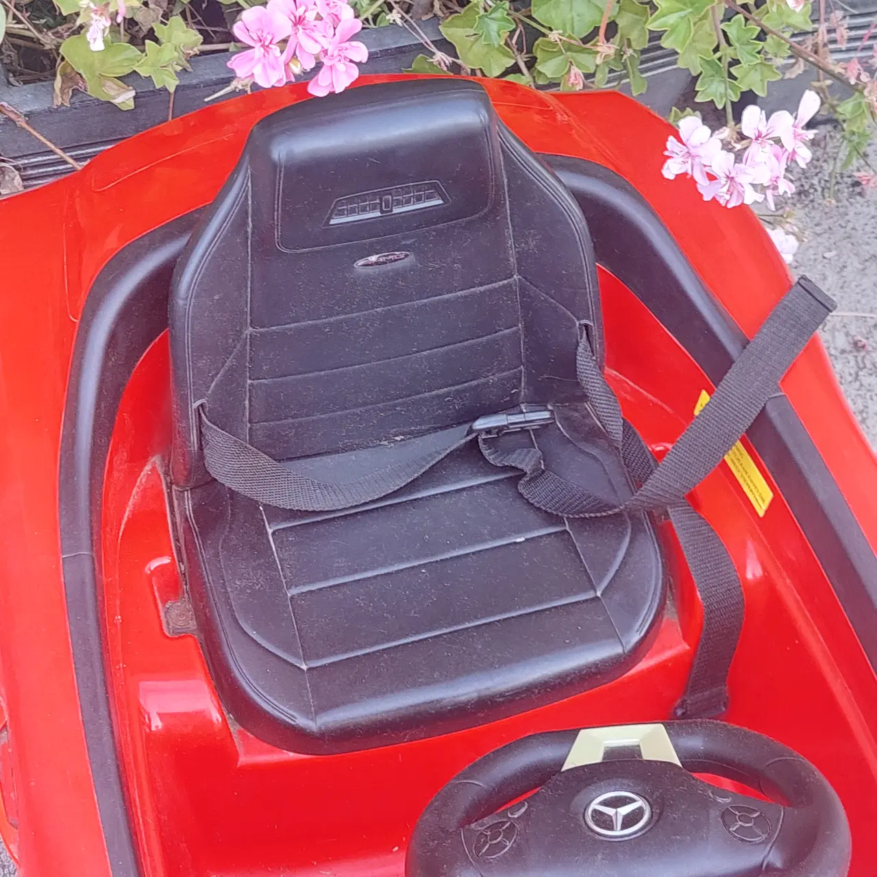 Auto a batería infantil rojo - miniatura 4