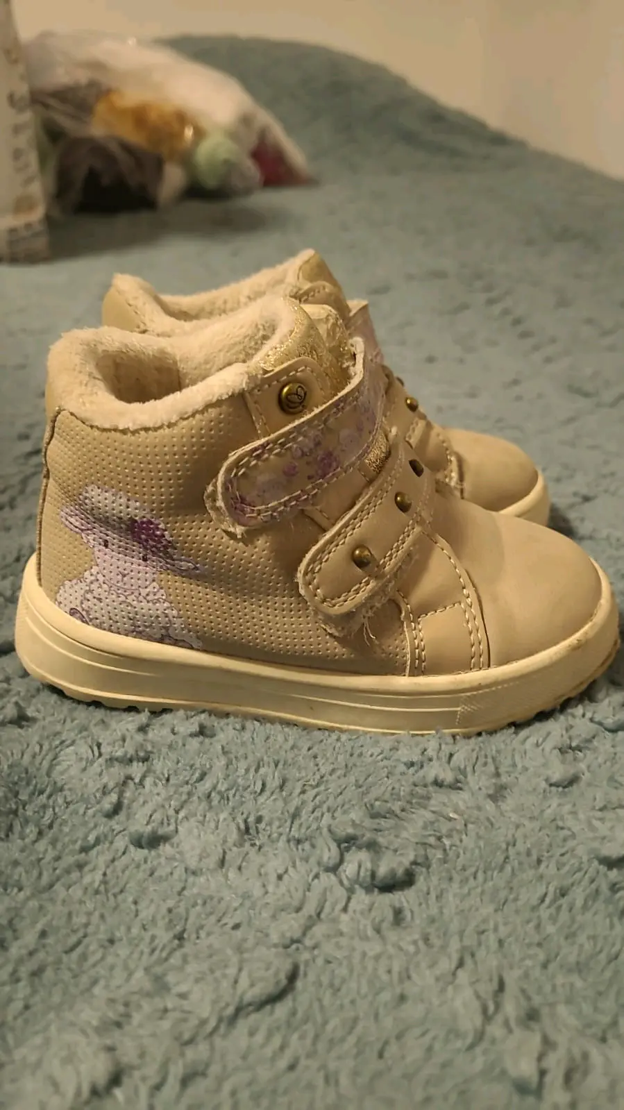 Zapatillas y ropa de niñas - miniatura 4
