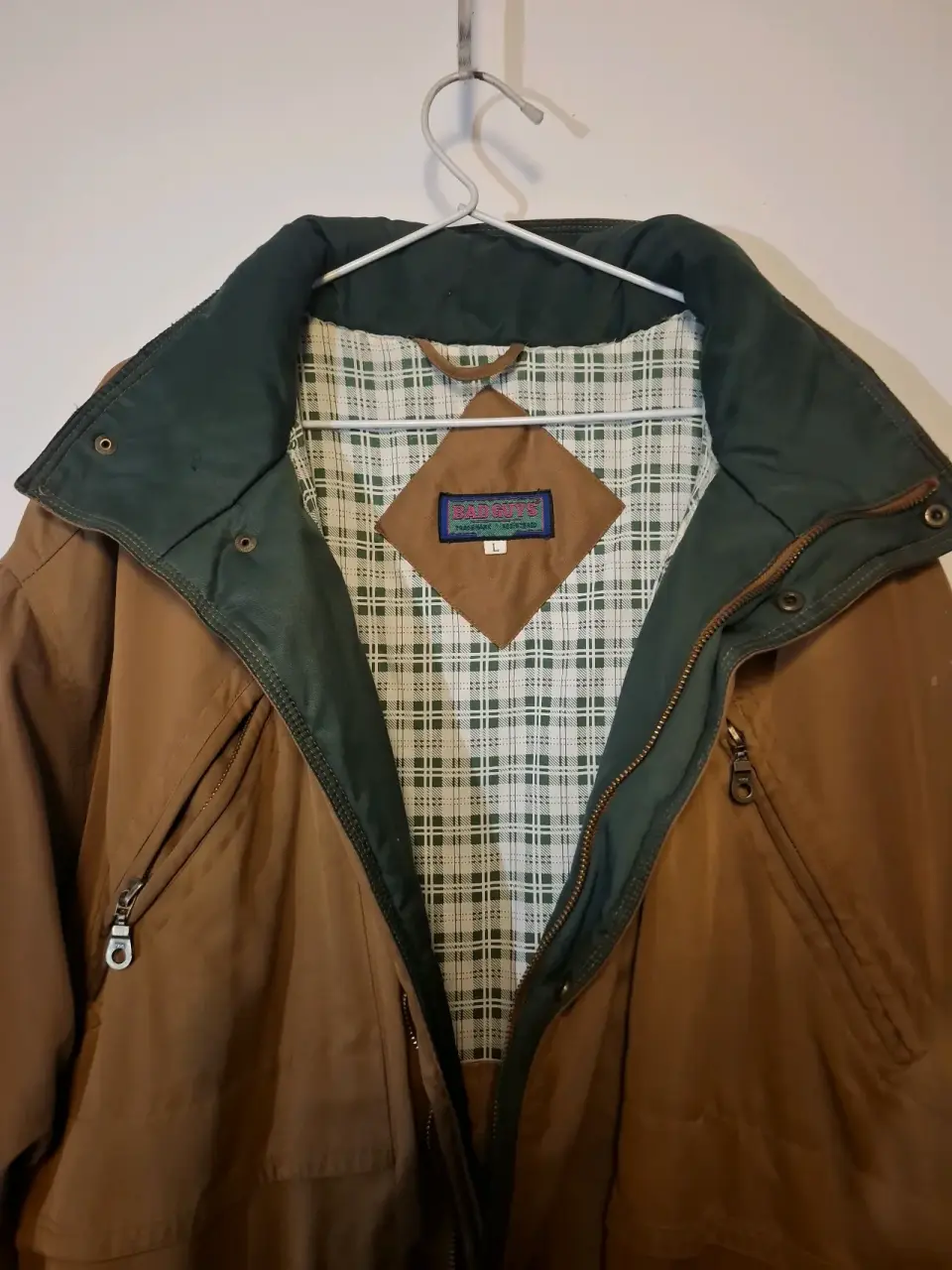 Chaqueta cafe vintage, marca "BAD GUYS" - miniatura 4