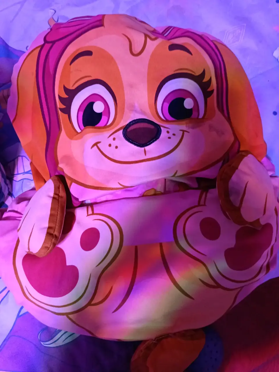 Cojín de peluche cachorro