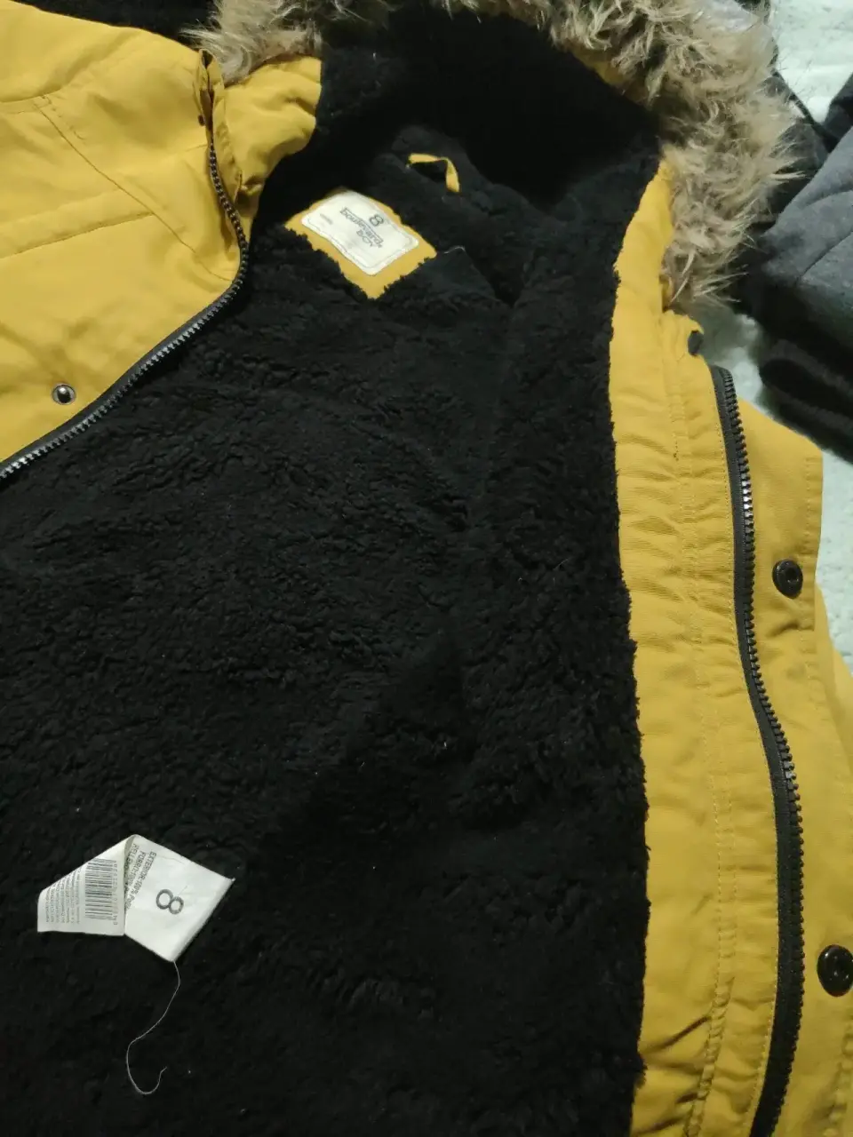 Chaqueta amarilla con capucha talla 8 - miniatura 3
