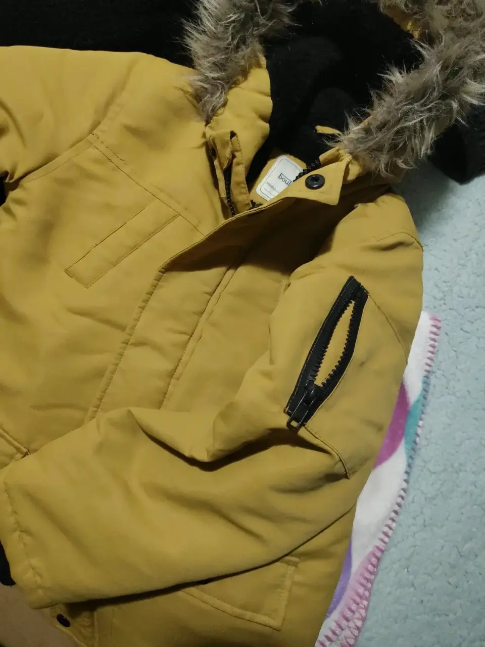 Chaqueta amarilla con capucha talla 8 - miniatura 4
