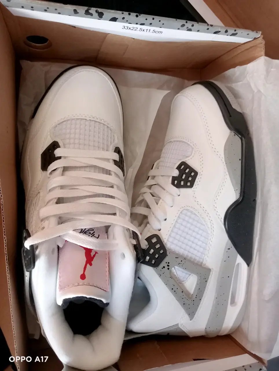 Zapatillas deportivas blancas nuevas - miniatura 1