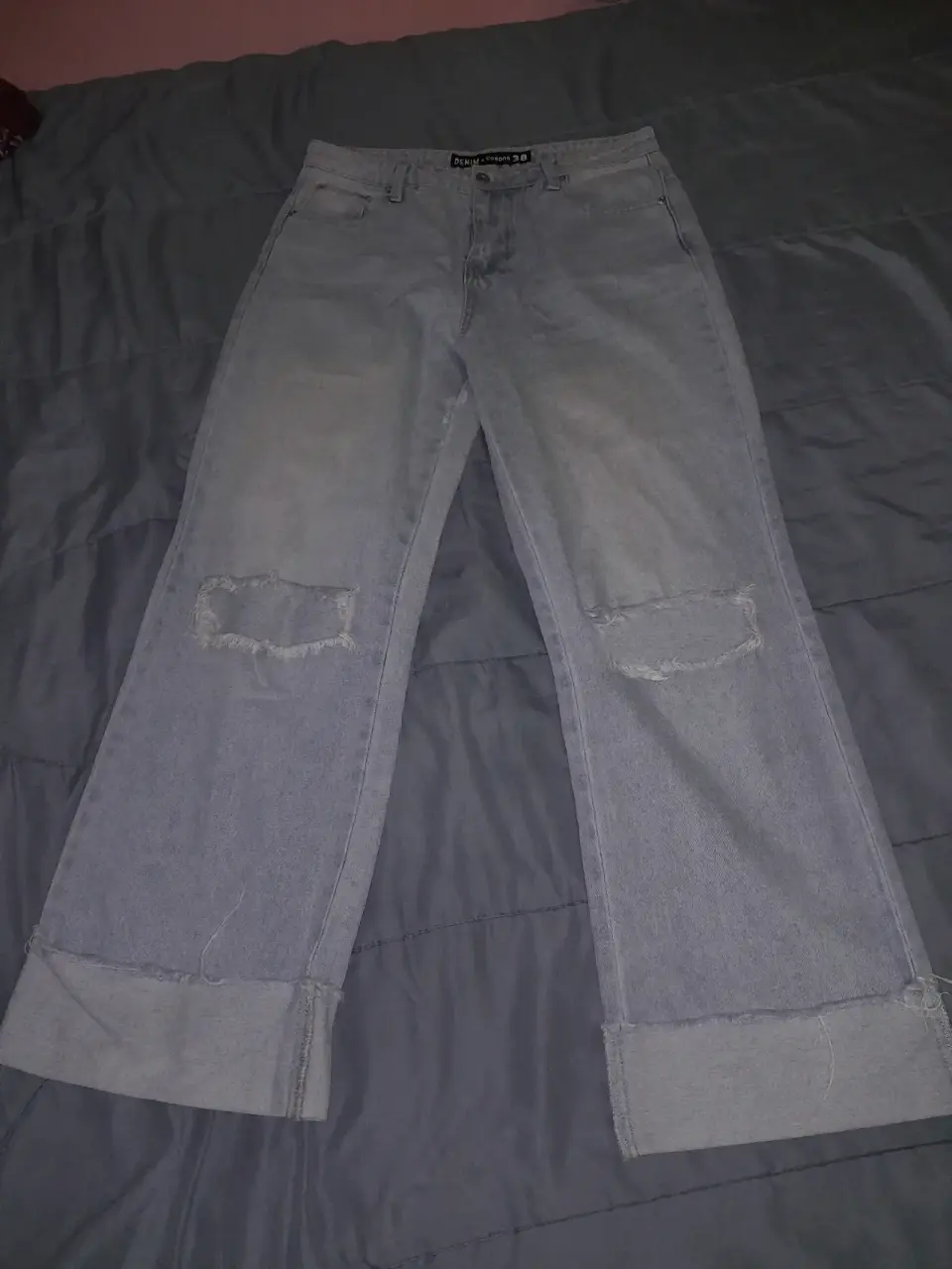 Jeans gastados denim