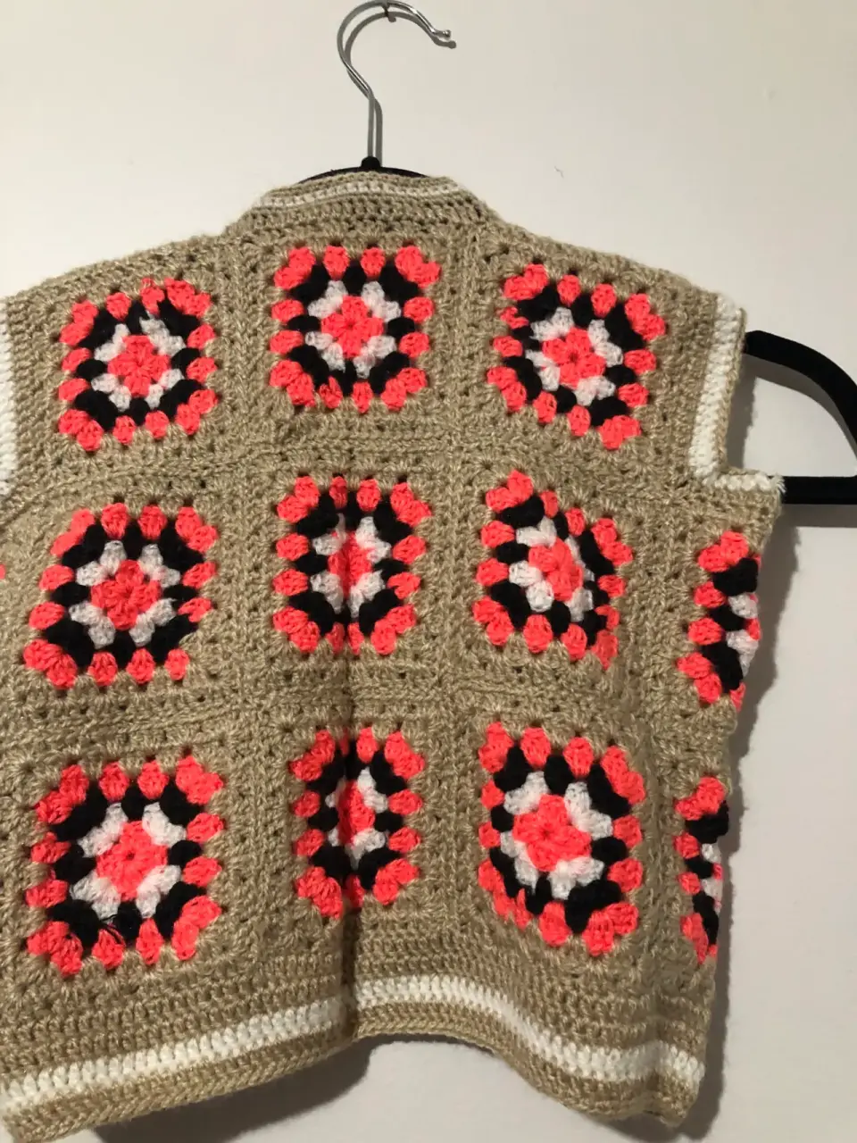 Chaleco tejido crochet floral - miniatura 2