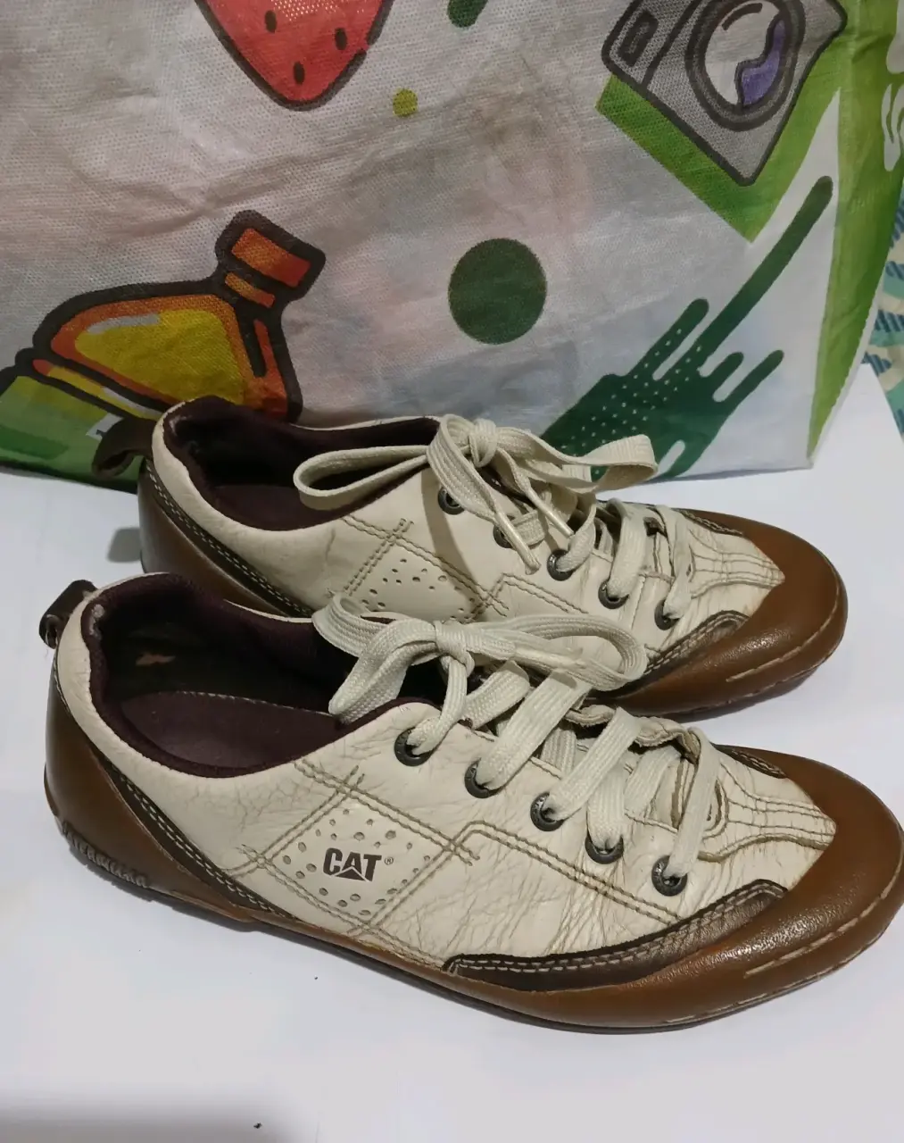 Zapatillas color crema de cuero - miniatura 2