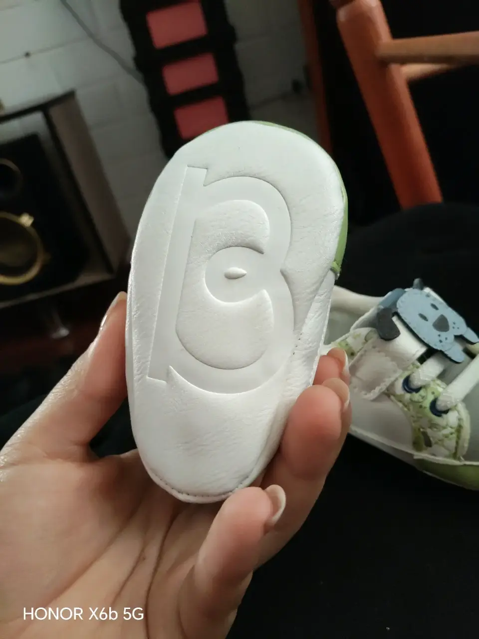 Zapatillas de bebé con diseño - miniatura 3