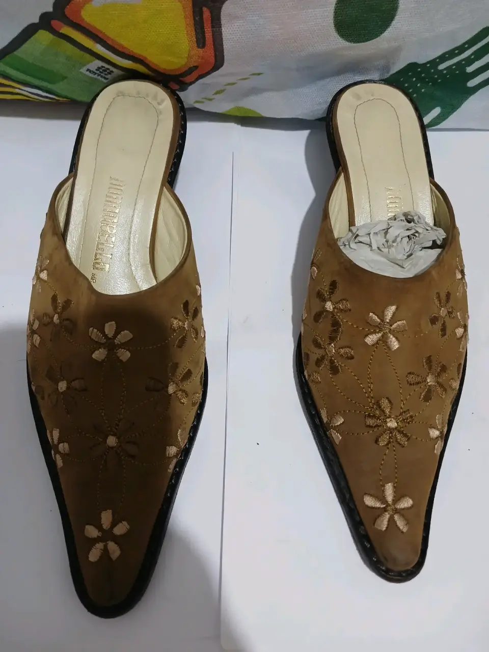 Zapatos de cuero bordadas marrones - miniatura 1