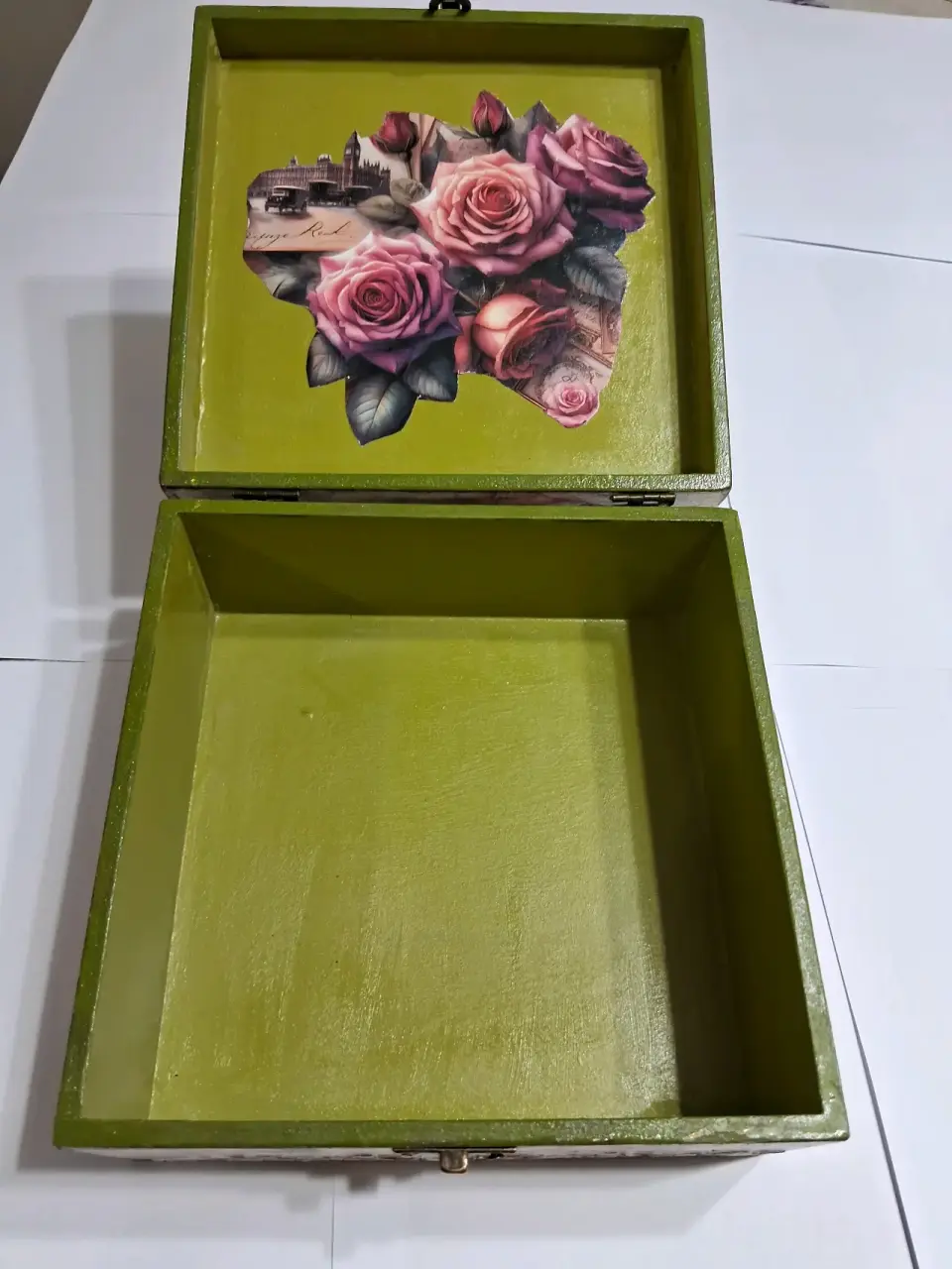 Caja decorativa con flores - miniatura 5