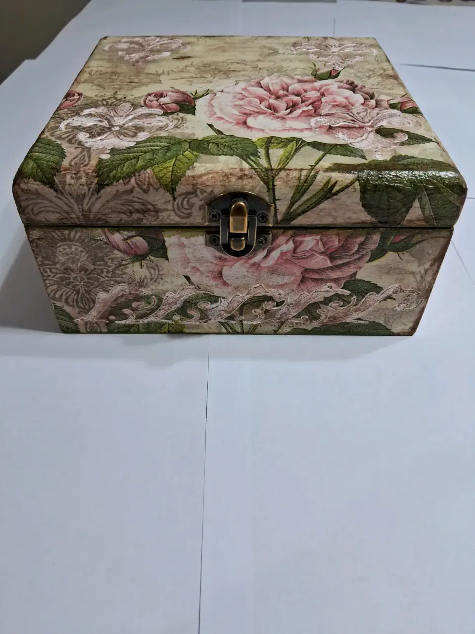 Caja decorativa con flores - miniatura 6