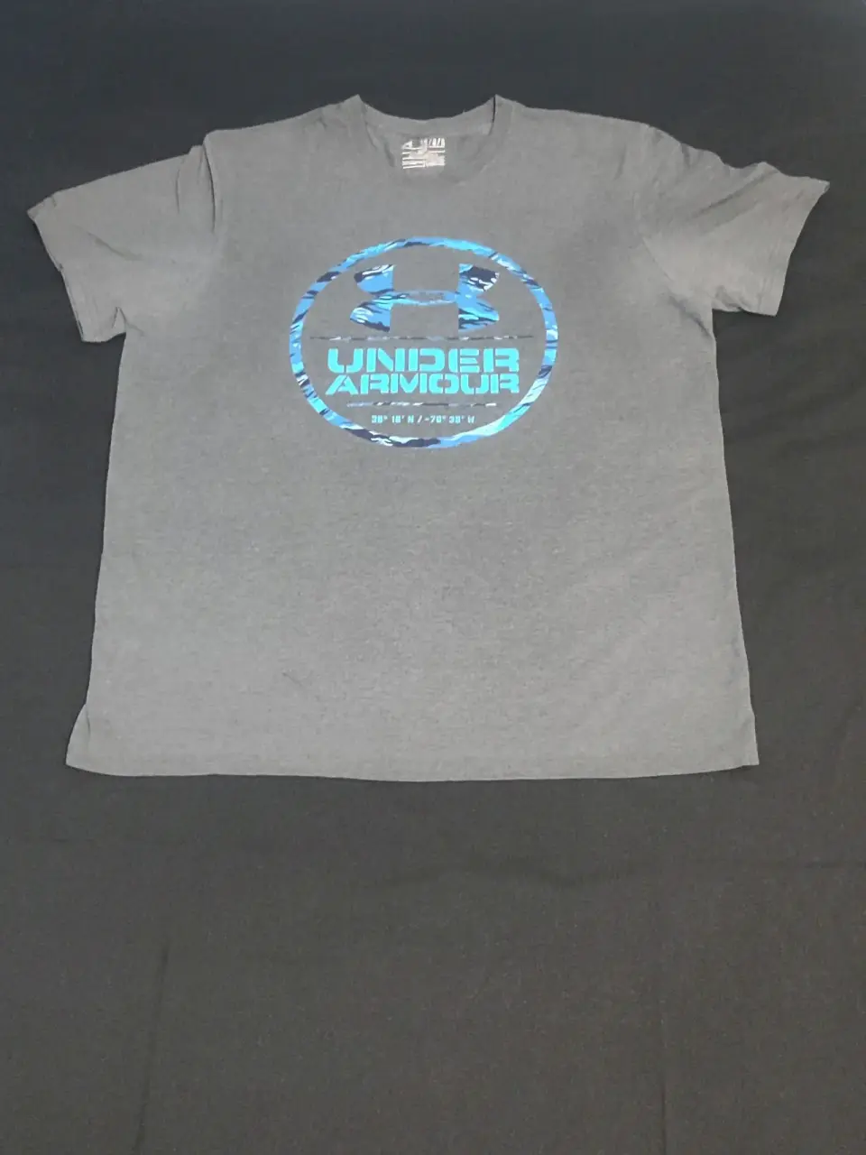 Polera gris Under Armour - miniatura 1
