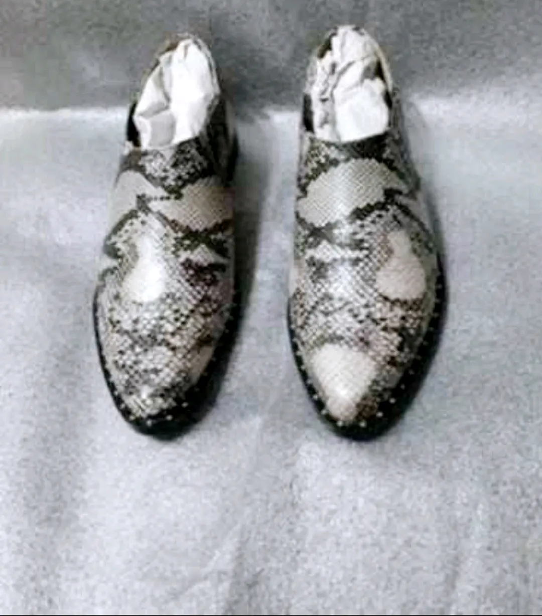 Zapatos de piel con diseño serpiente - miniatura 1