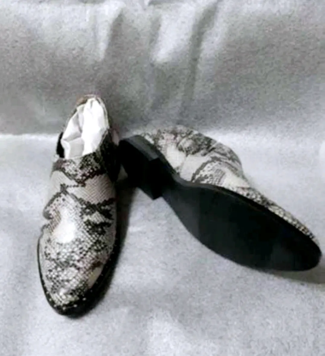 Zapatos de piel con diseño serpiente - miniatura 2