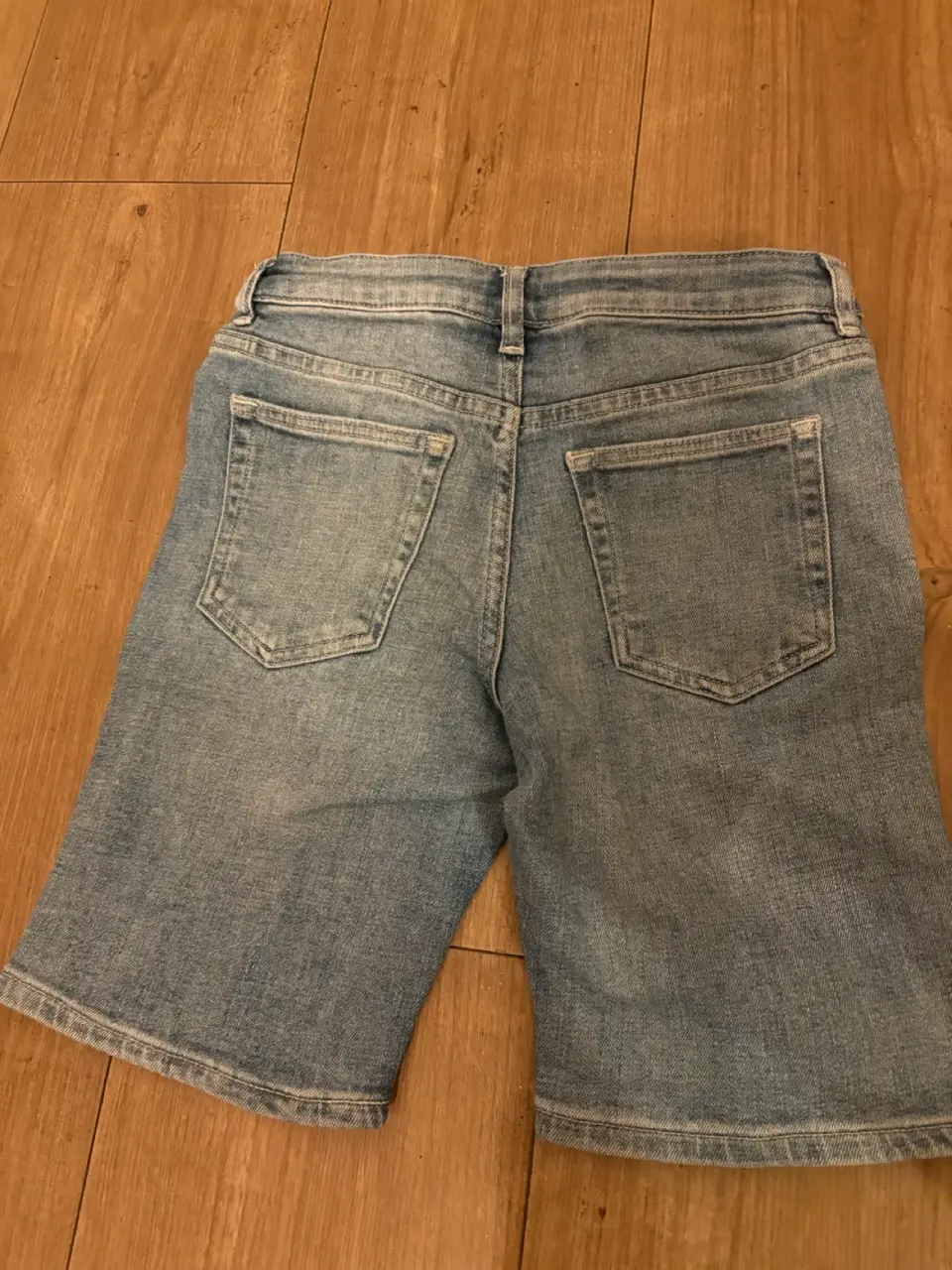 Shorts de jeans azul claro - miniatura 2