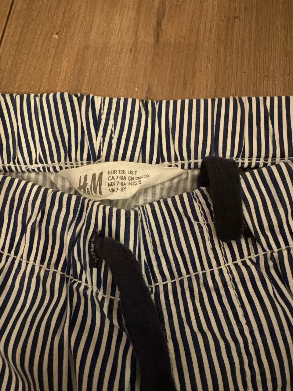 Shorts de rayas azul y blanco - miniatura 2