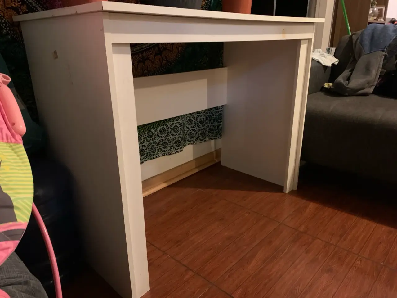 Mesa blanca decorativa CÍC - miniatura 2