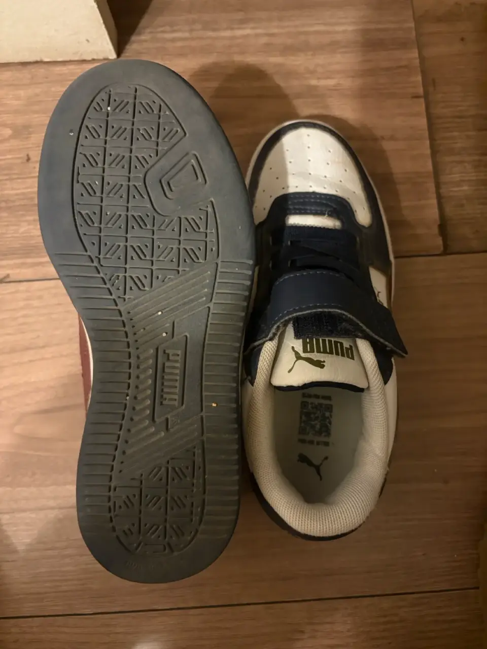 Zapatillas deportivas blancas y azules - miniatura 2