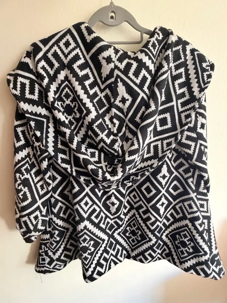 Chaqueta Americanino étnica negra con diseño - miniatura 2