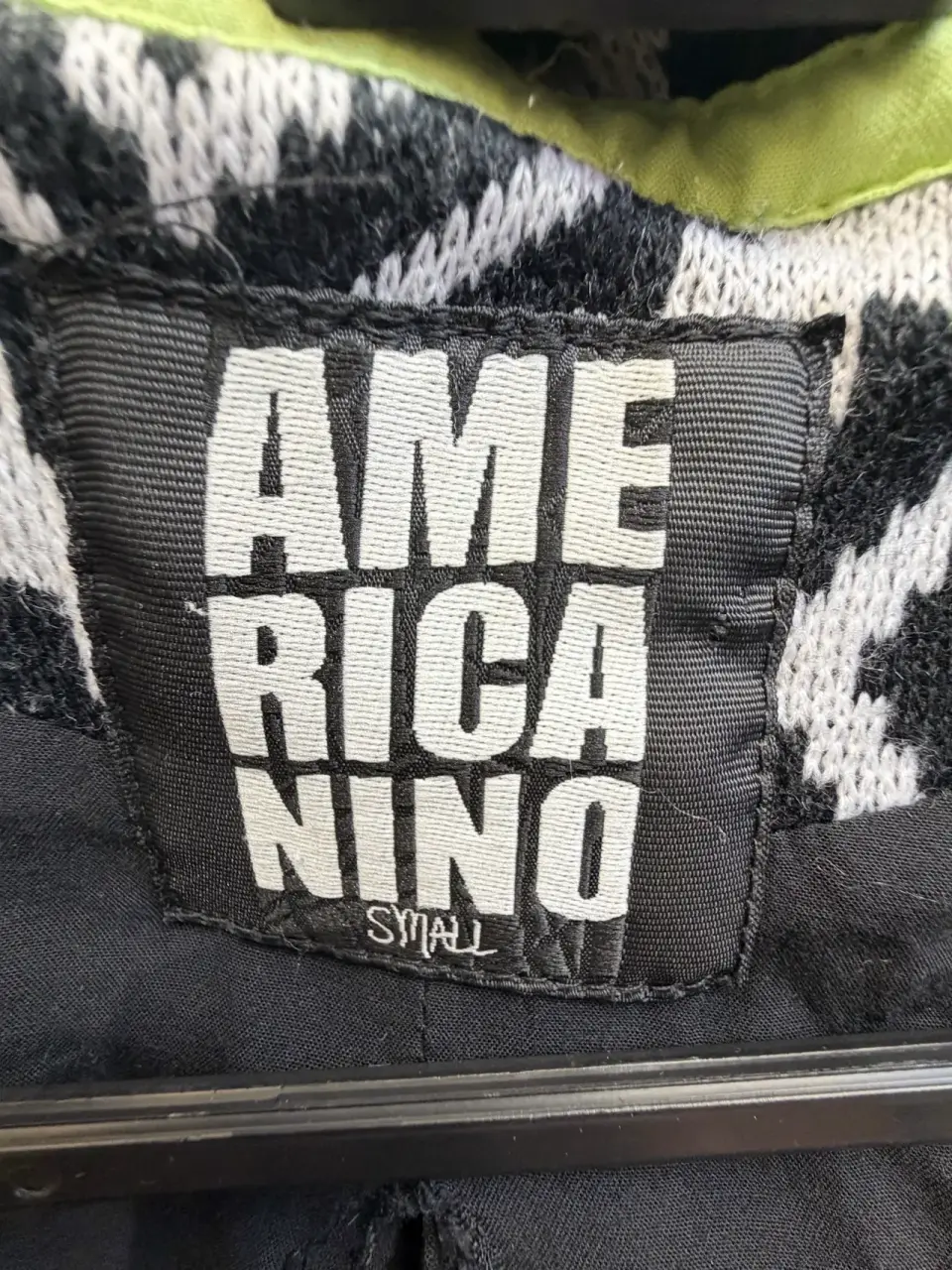 Chaqueta Americanino étnica negra con diseño - miniatura 3