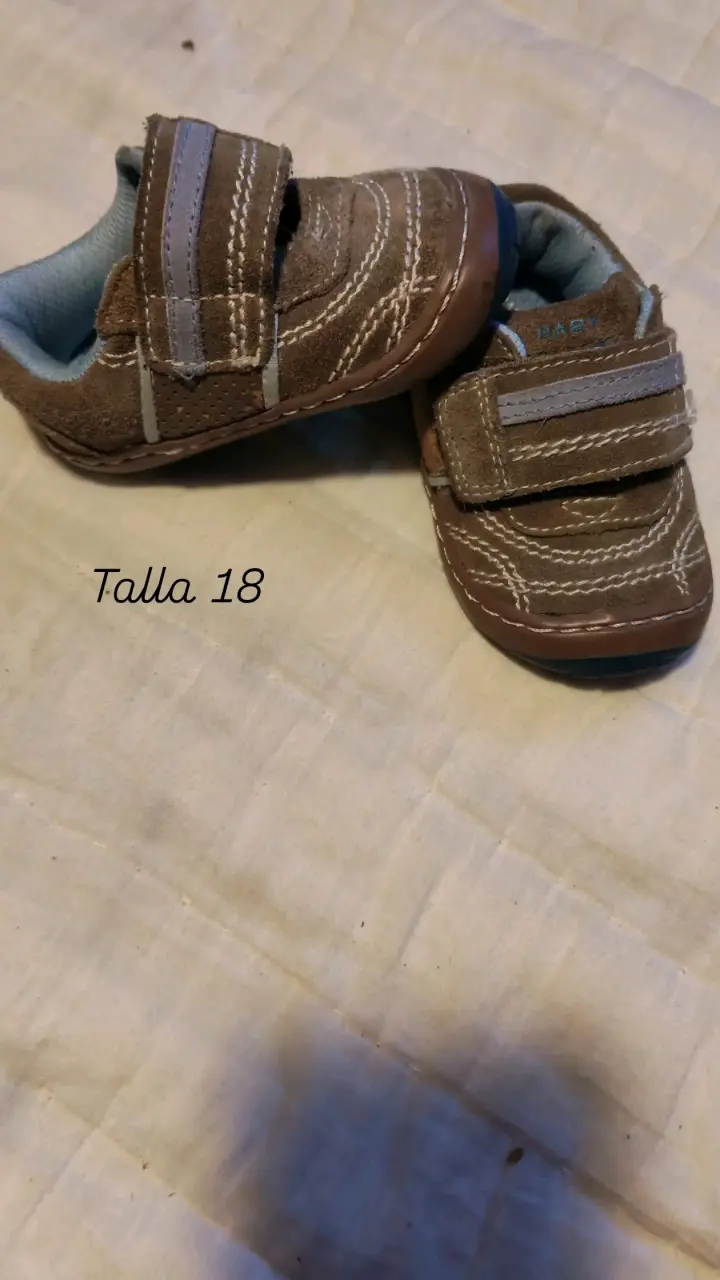 Zapatos bebé marrones talla 18