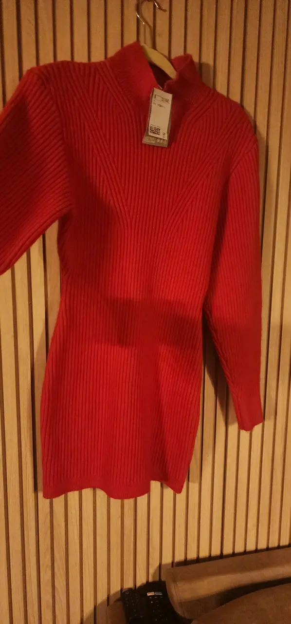 Sweater rojo de punto nuevo - miniatura 2