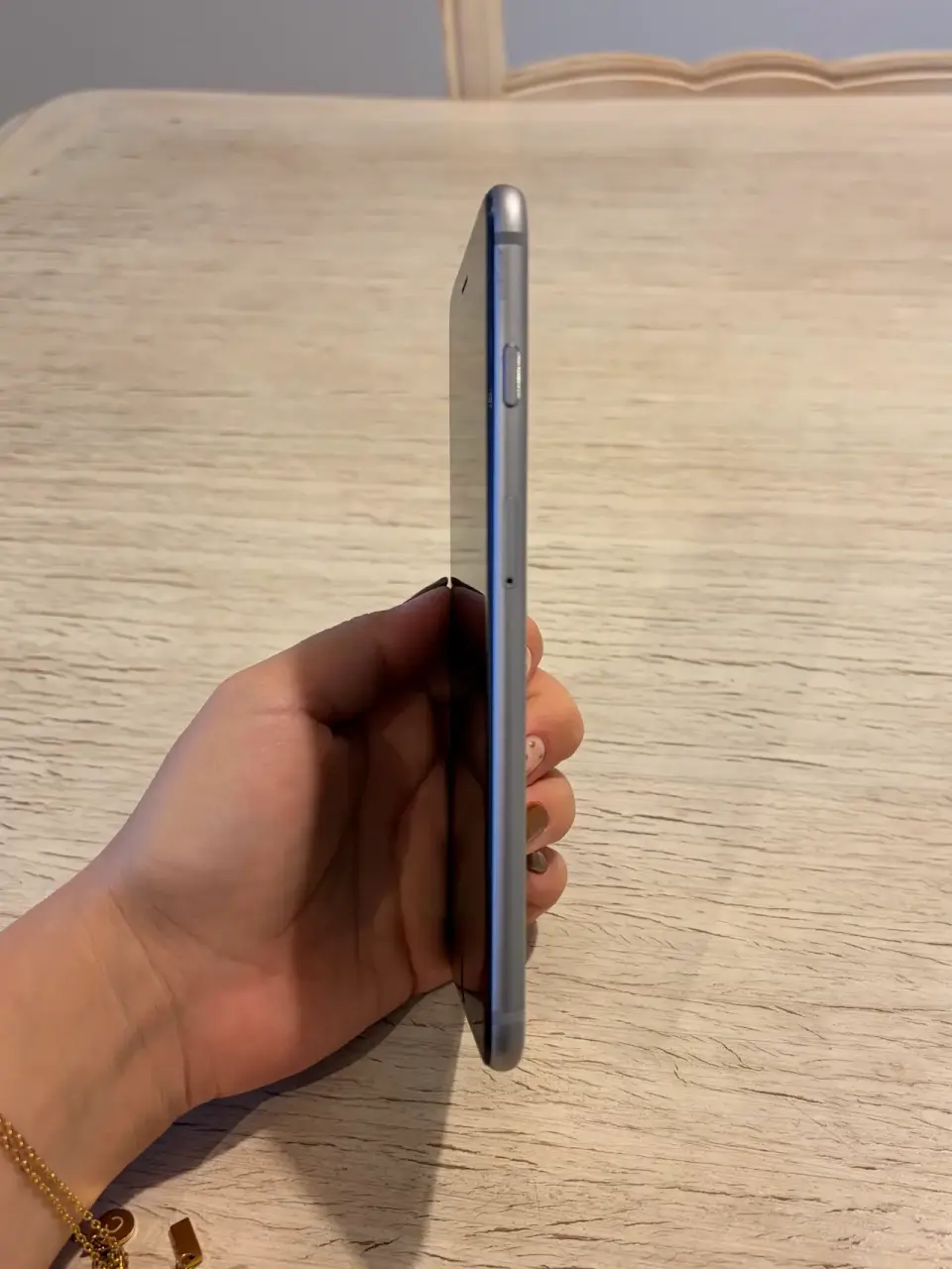 iPhone 6 16 GB usado en buen estado - miniatura 2