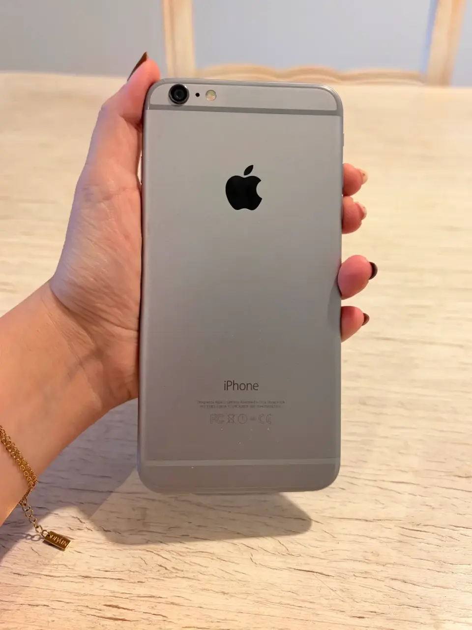 iPhone 6 16 GB usado en buen estado - miniatura 3