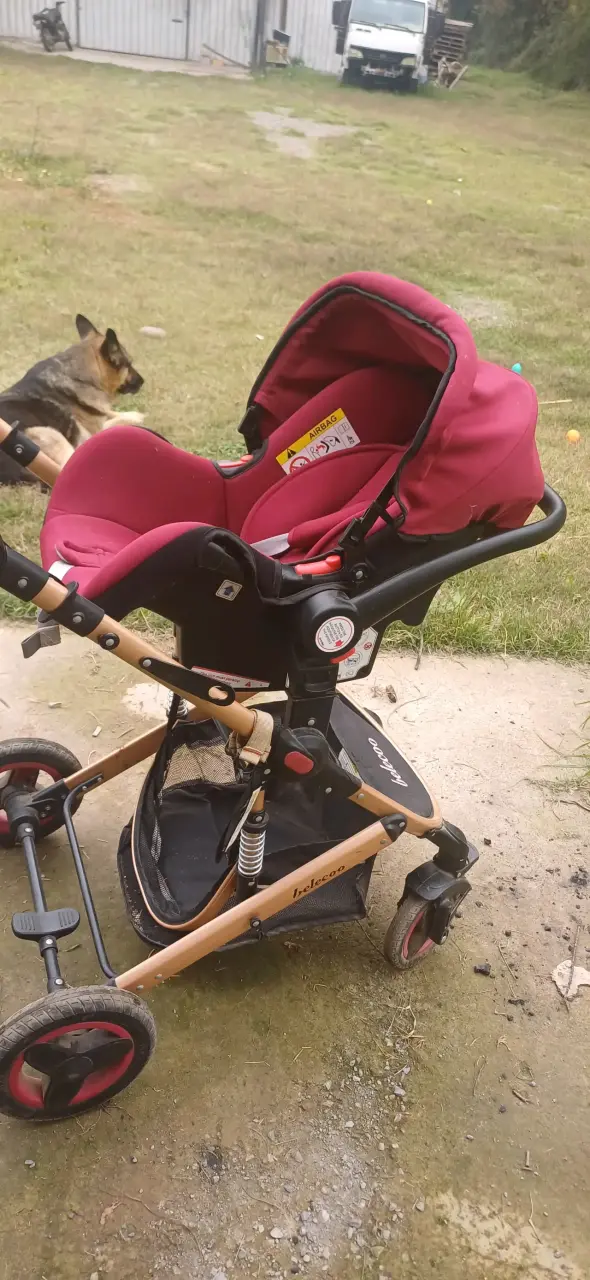 Coche de bebé rojo moderno - miniatura 4