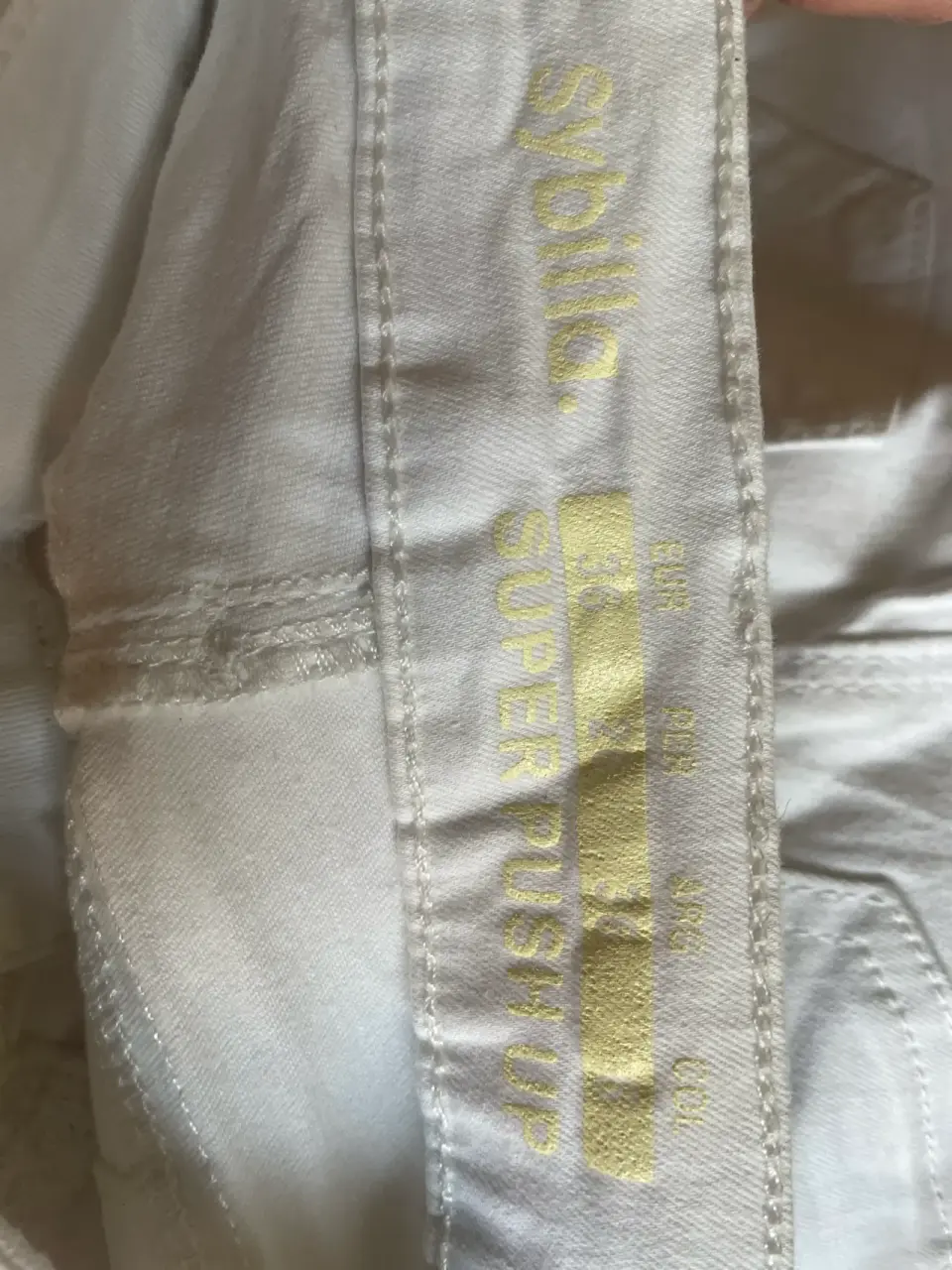 Pantalones blancos para mujer - miniatura 2