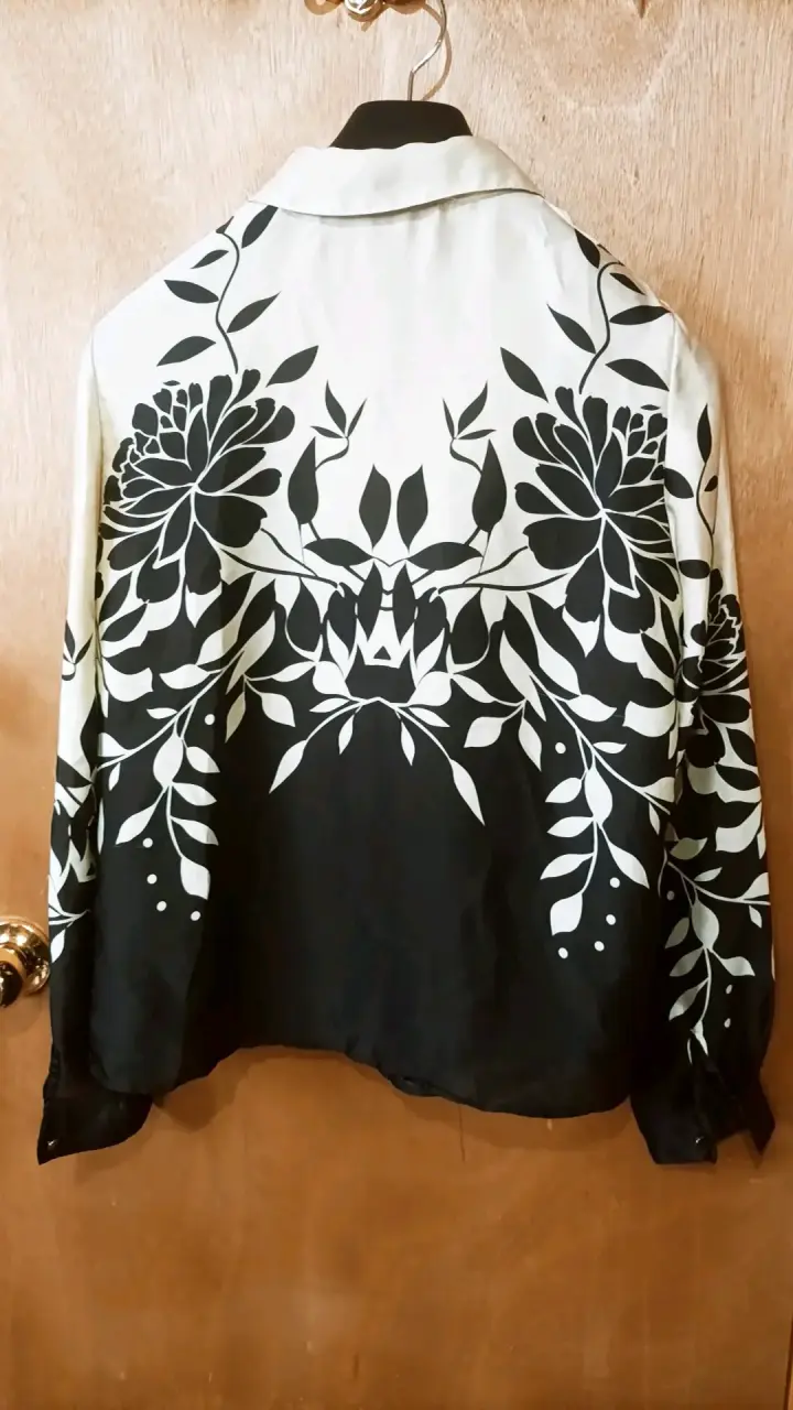 Blusa de tela tipo seda - miniatura 2