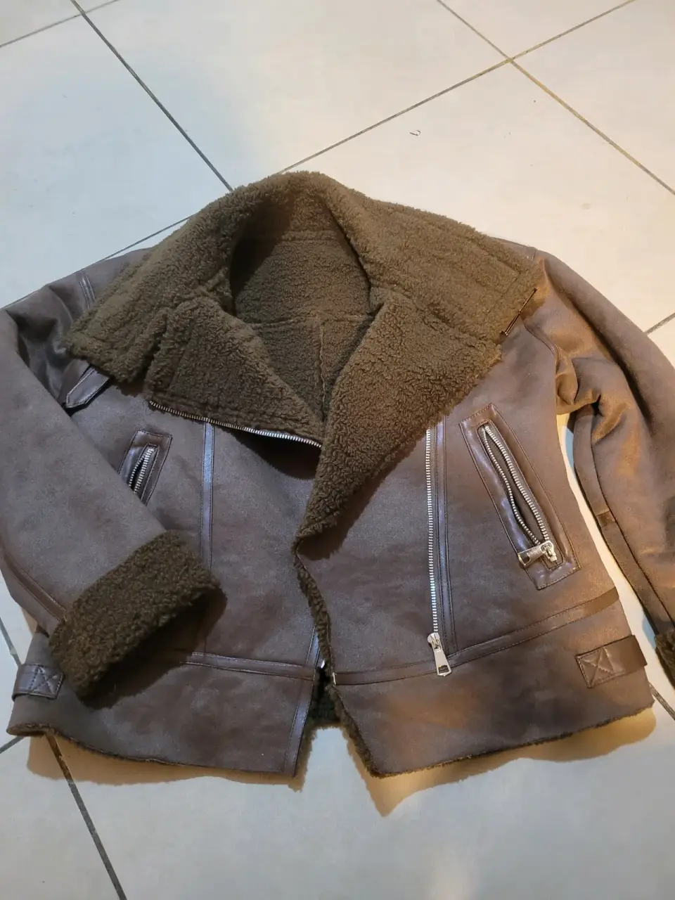Chaqueta café con forro interior - miniatura 2