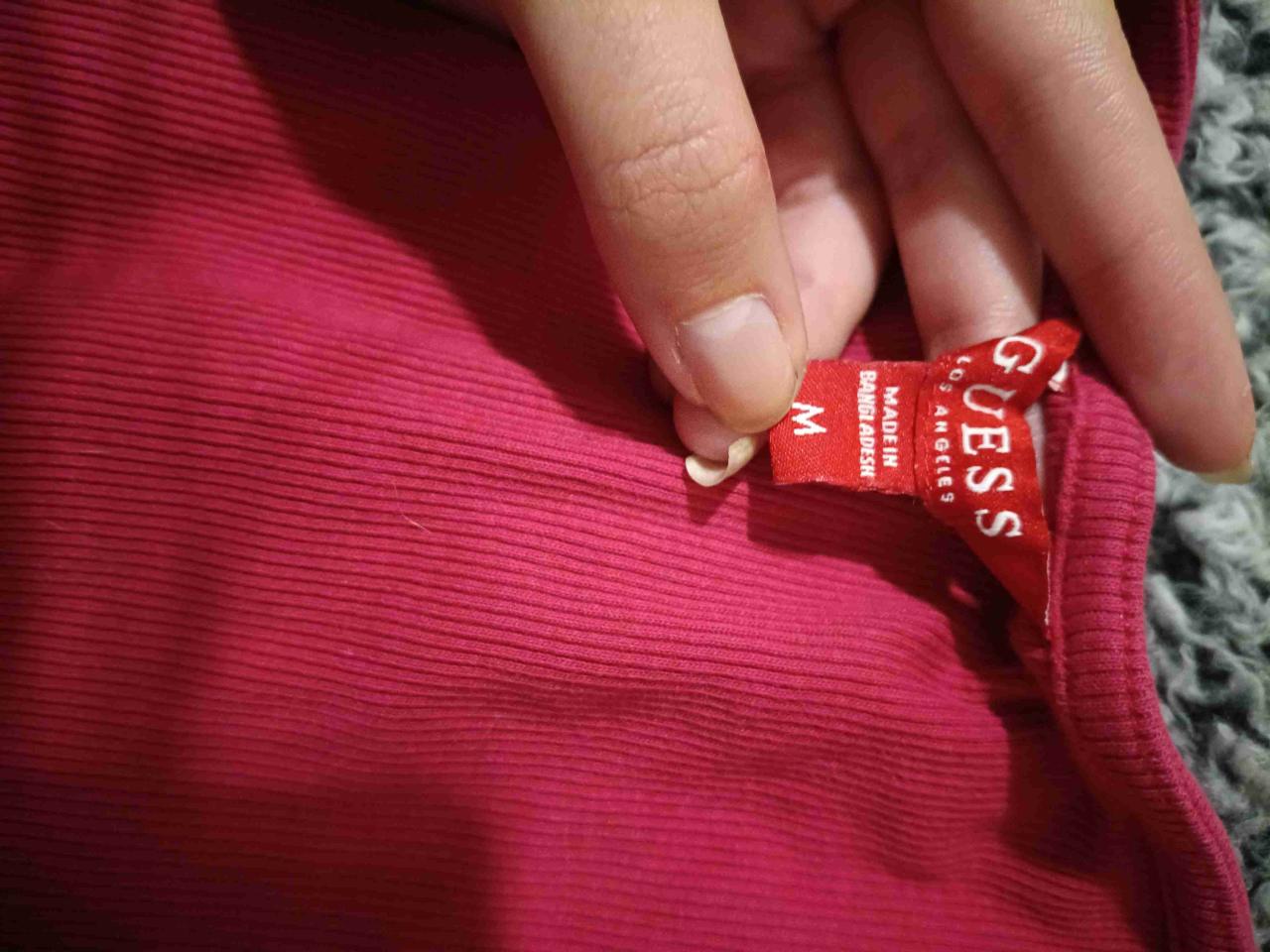 Polera roja femenina Guess original - miniatura 2
