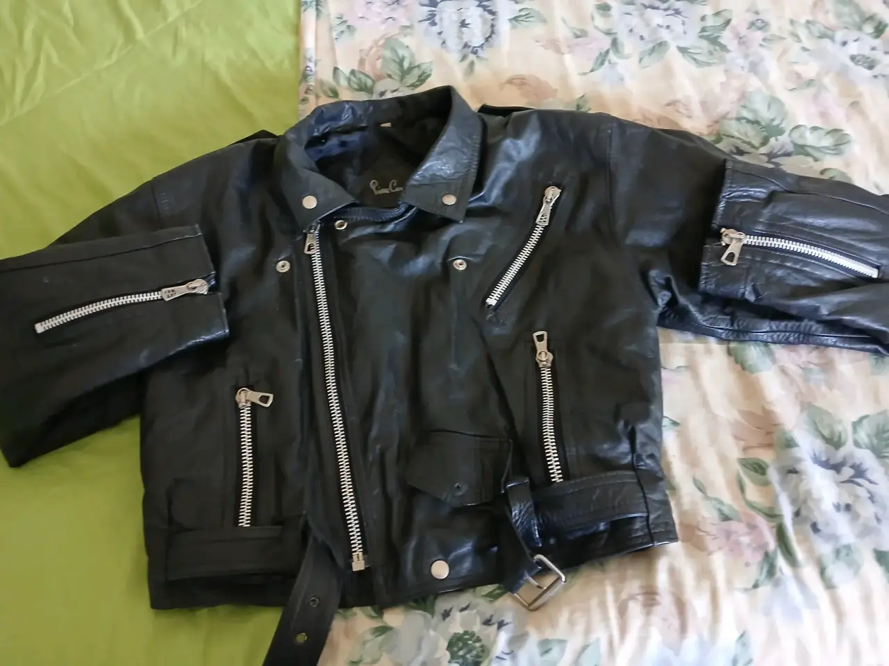 Chaqueta de cuero negra - miniatura 1