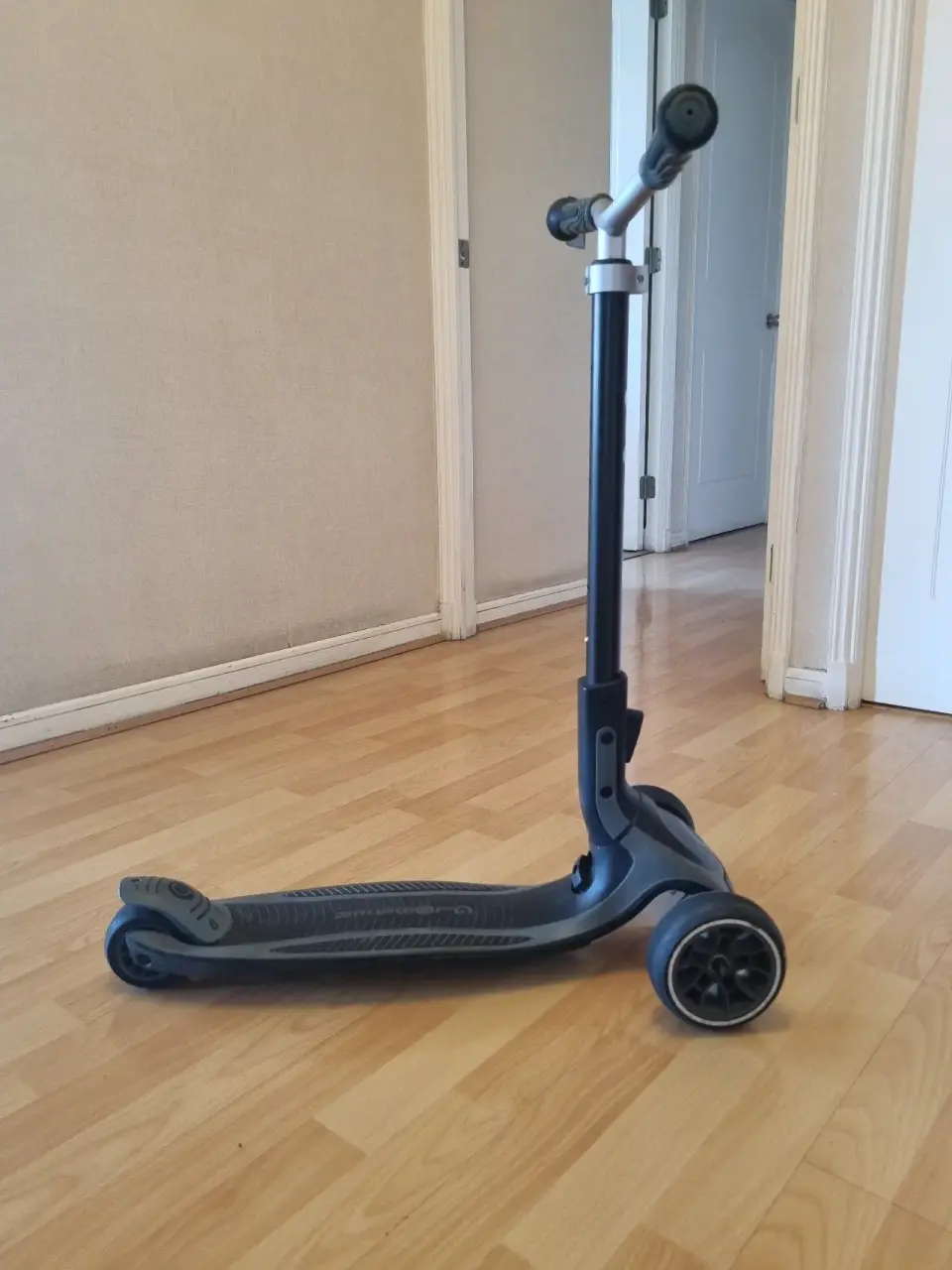 Scooter plegable negro - miniatura 1