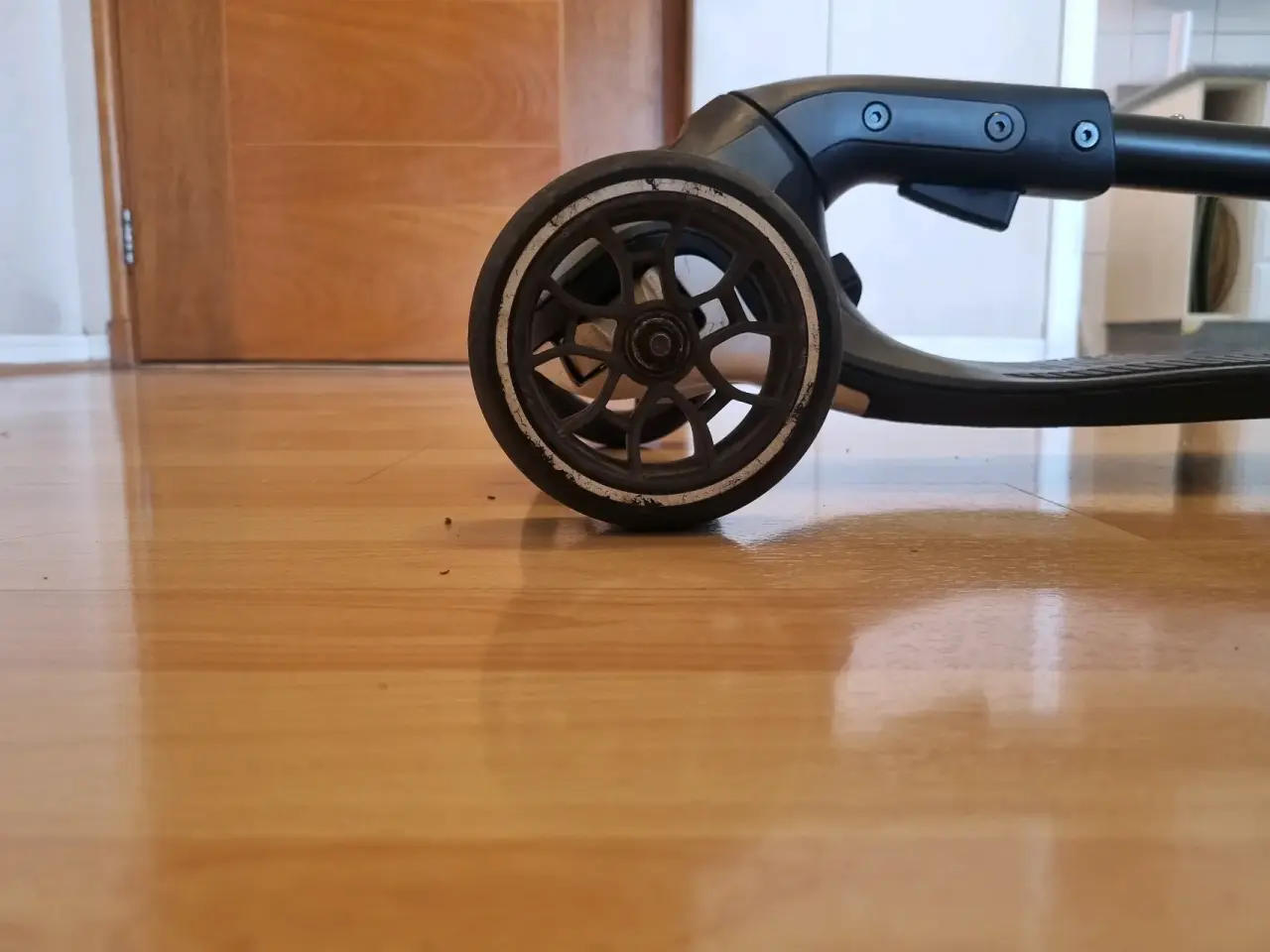 Scooter plegable negro - miniatura 2