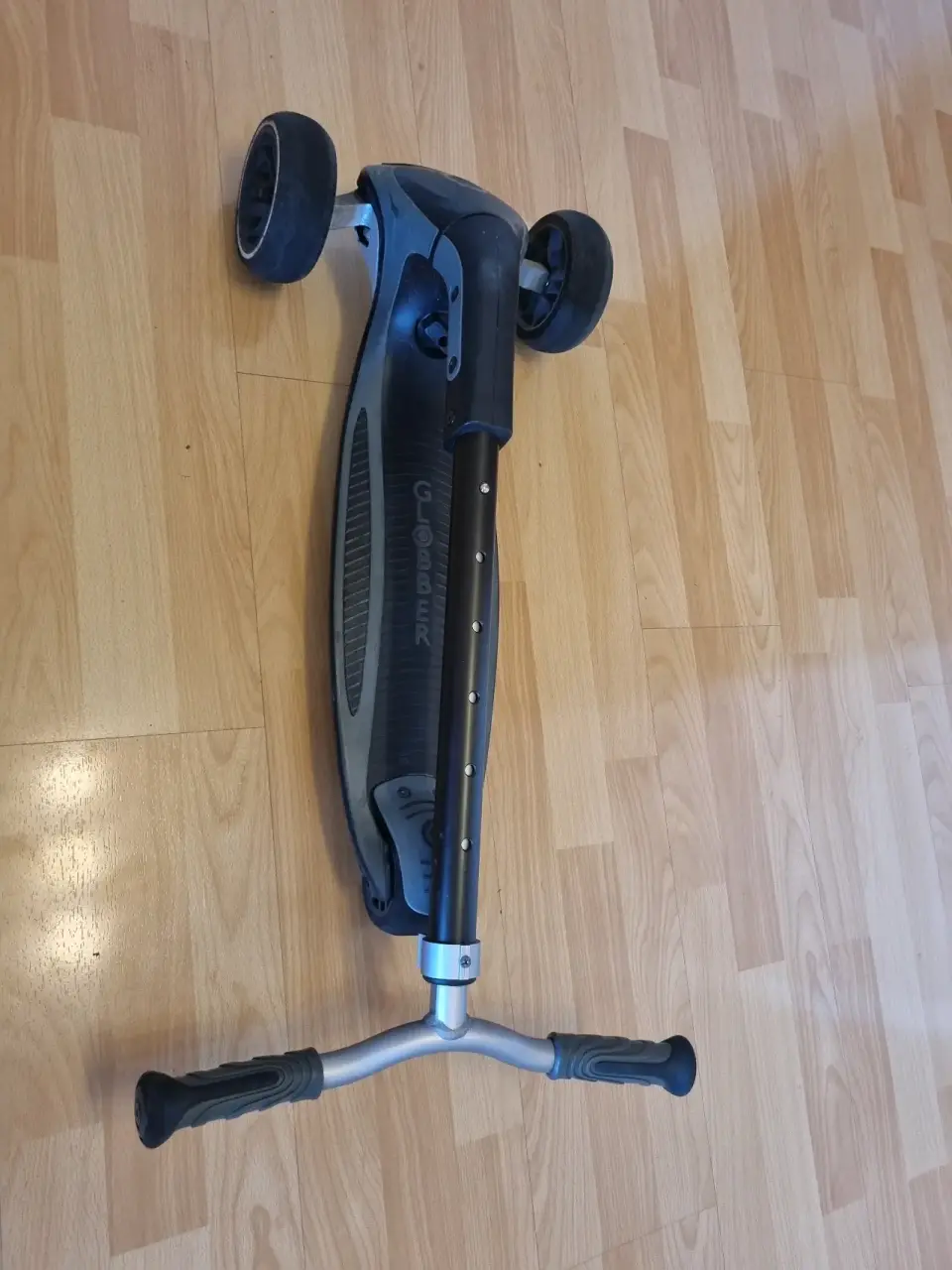Scooter plegable negro - miniatura 3