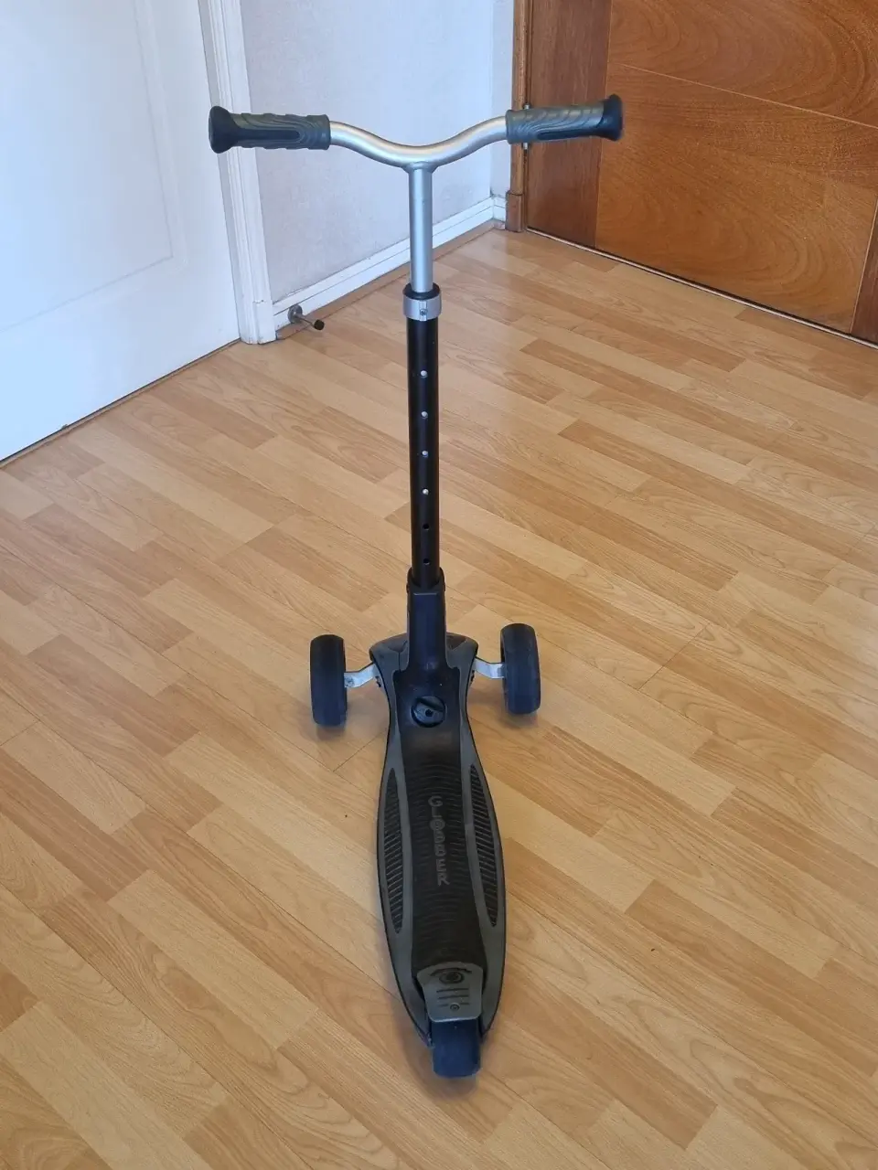 Scooter plegable negro - miniatura 4