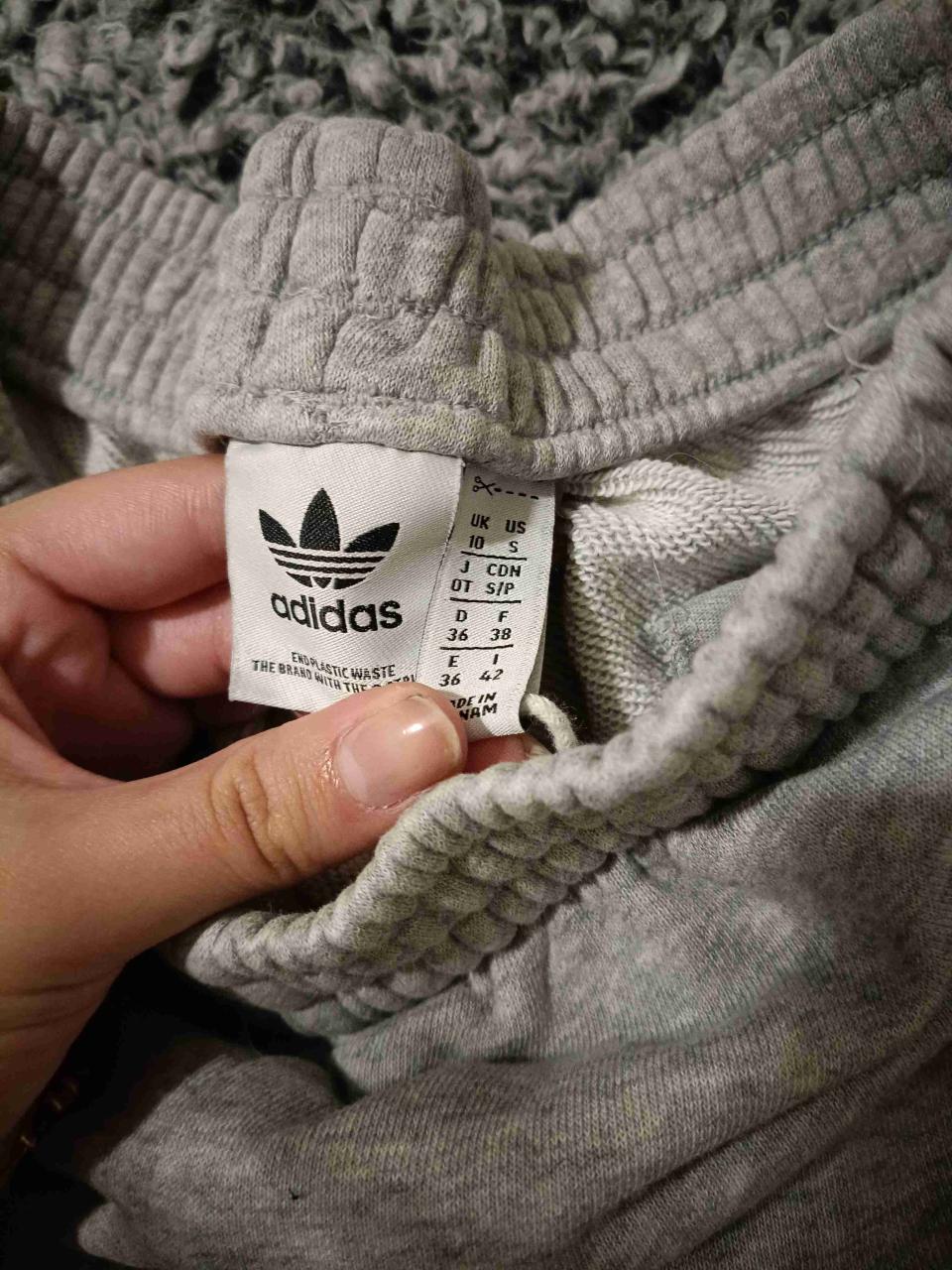 Shorts grises Adidas deportivos Mujer - miniatura 3