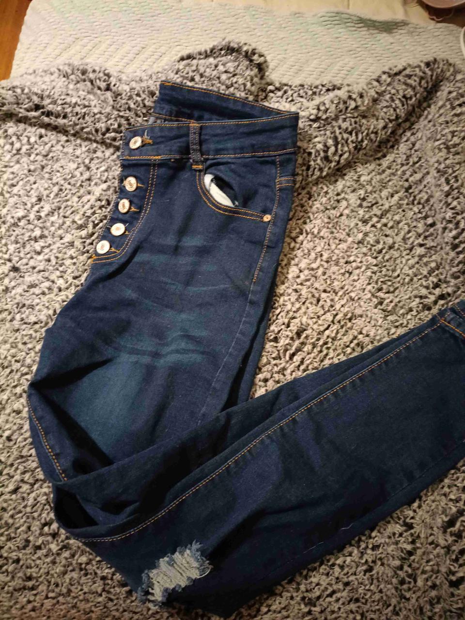Jeans azul oscuro desgastados Pitillo Push Up