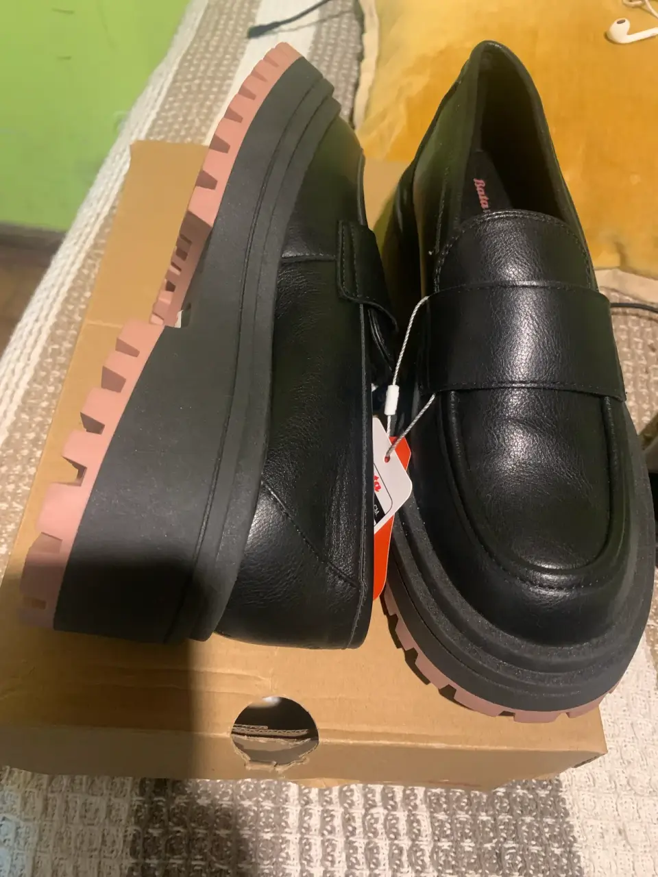Botines negros Guess con tacón - miniatura 3