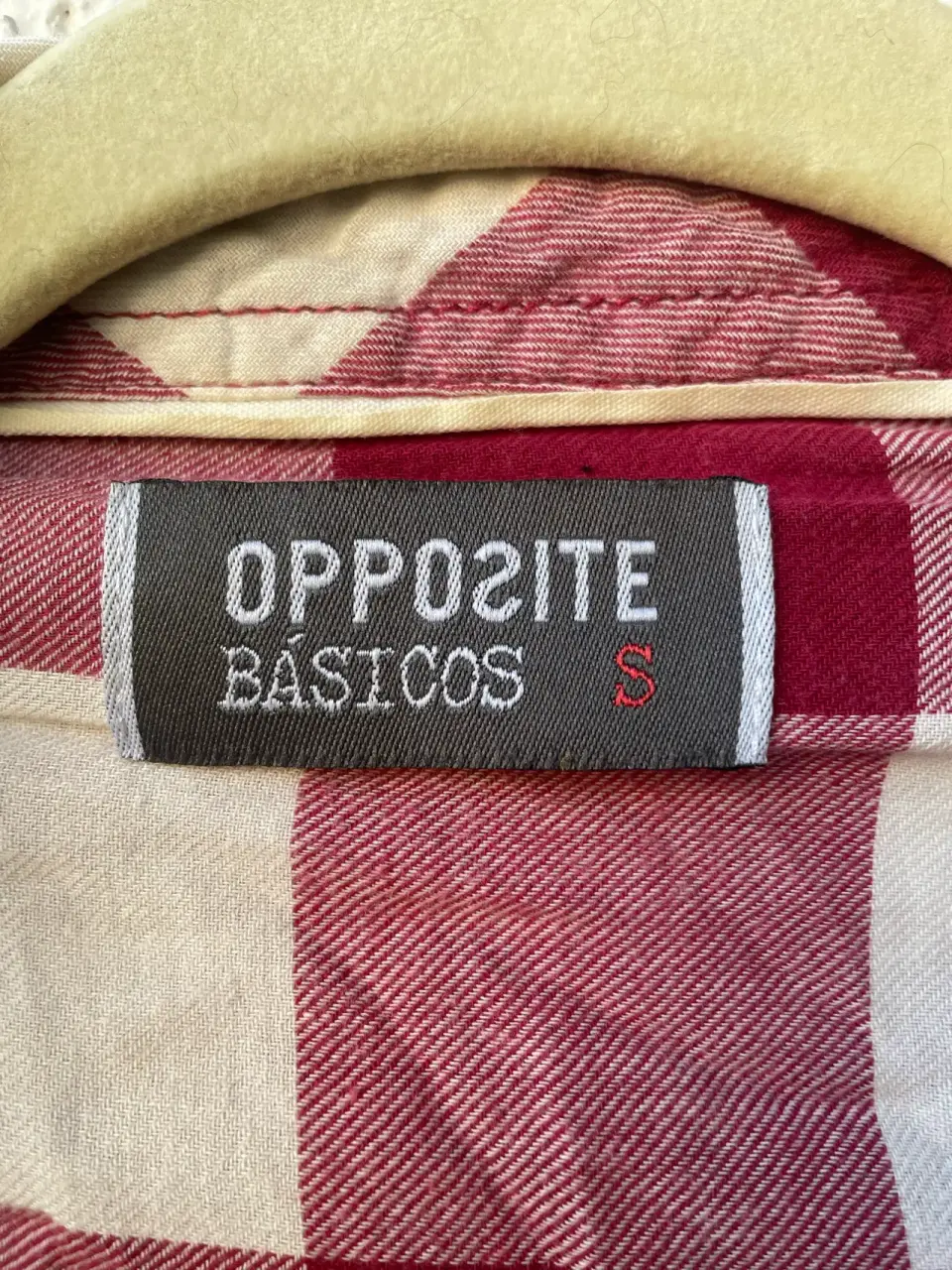 Camisa a cuadros roja y blanca - miniatura 2