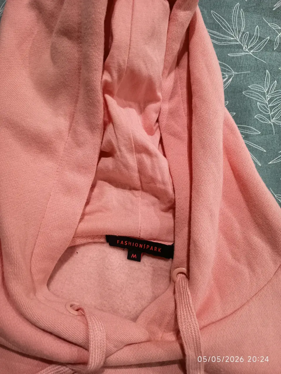Polerón con capucha rosado y gris - miniatura 2