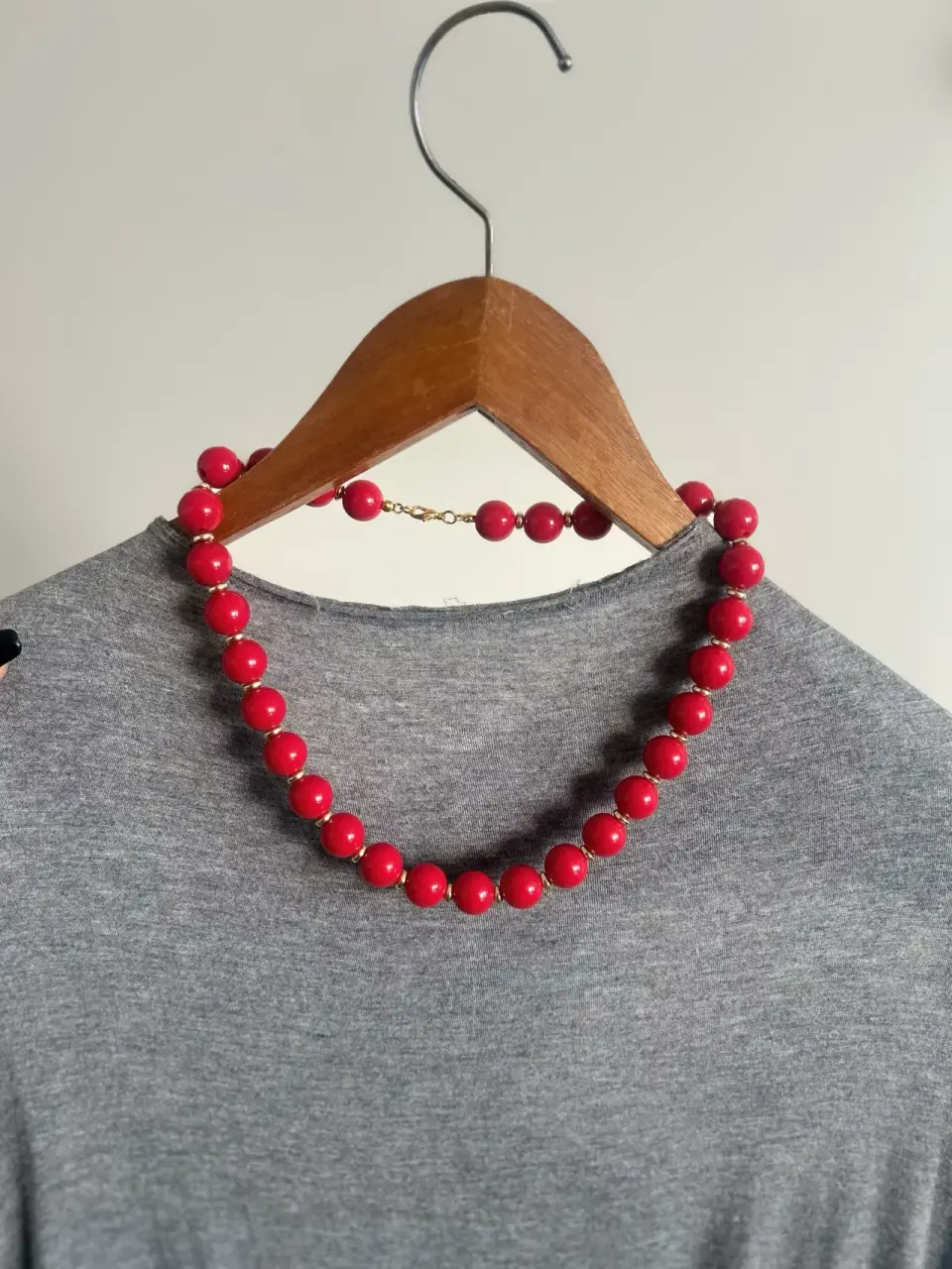 Collar Acrílico Rojo - miniatura 2